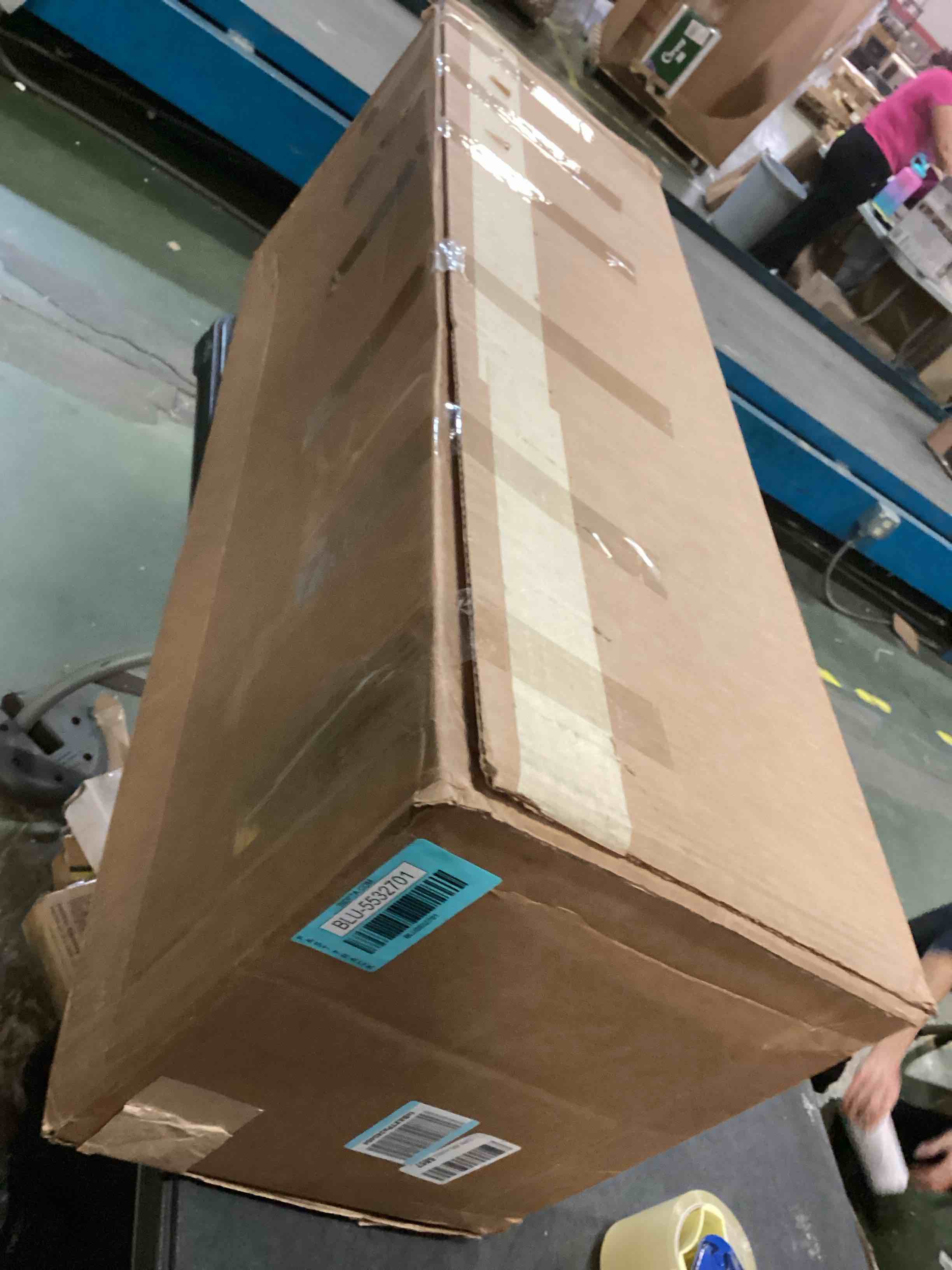 https://s3.amazonaws.com/lotting-images-prod/bidfta/BLU5532701_1701896606482.jpeg