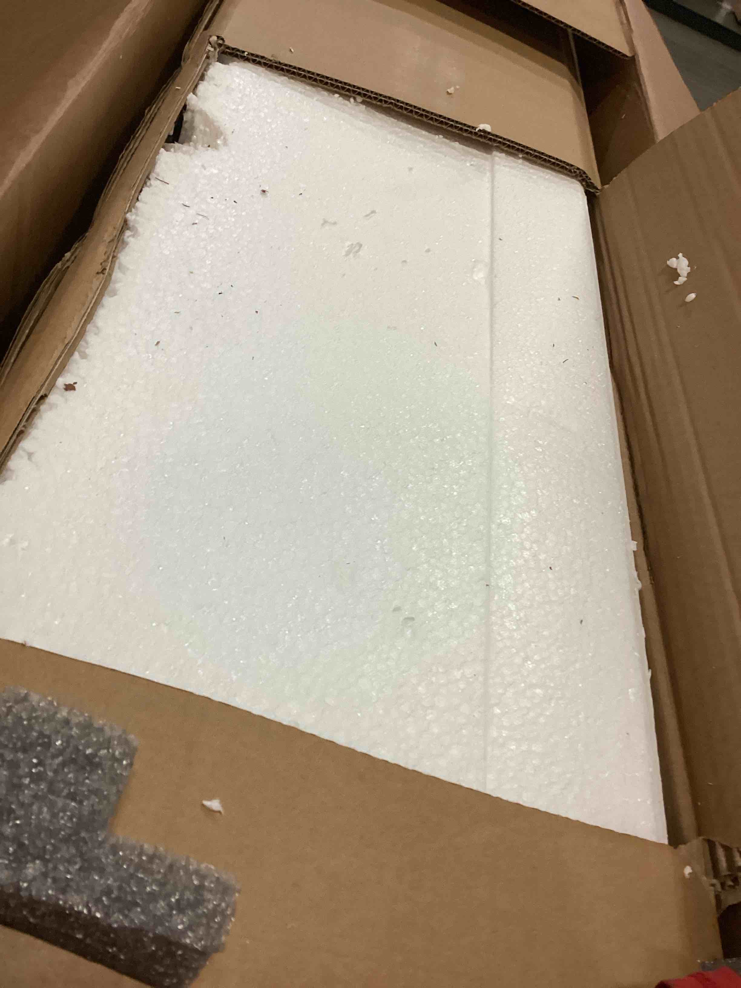 https://s3.amazonaws.com/lotting-images-prod/bidfta/BLU5532701_1701896636754.jpeg