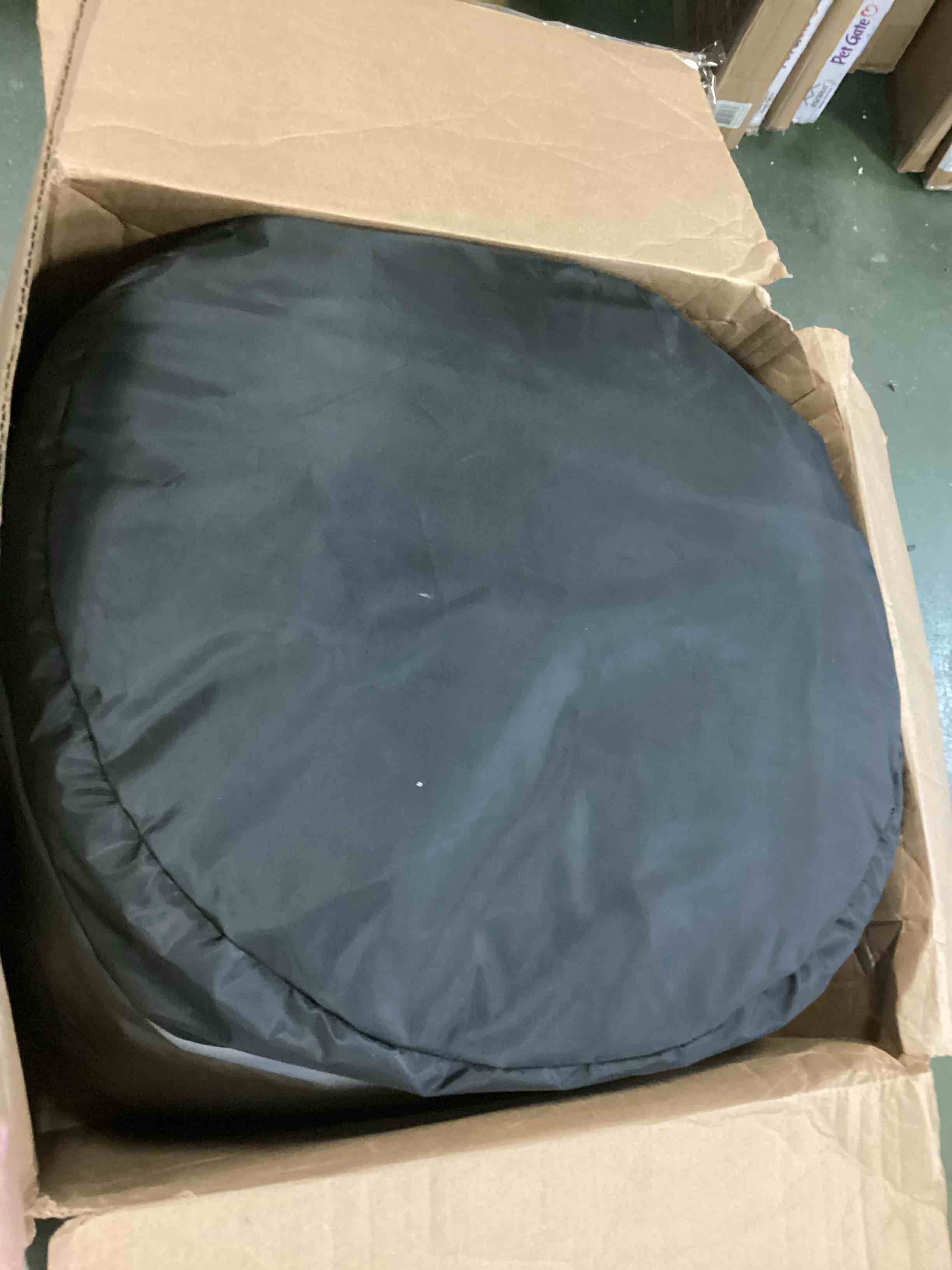 https://s3.amazonaws.com/lotting-images-prod/bidfta/BLU5532886_1701978814735.jpeg