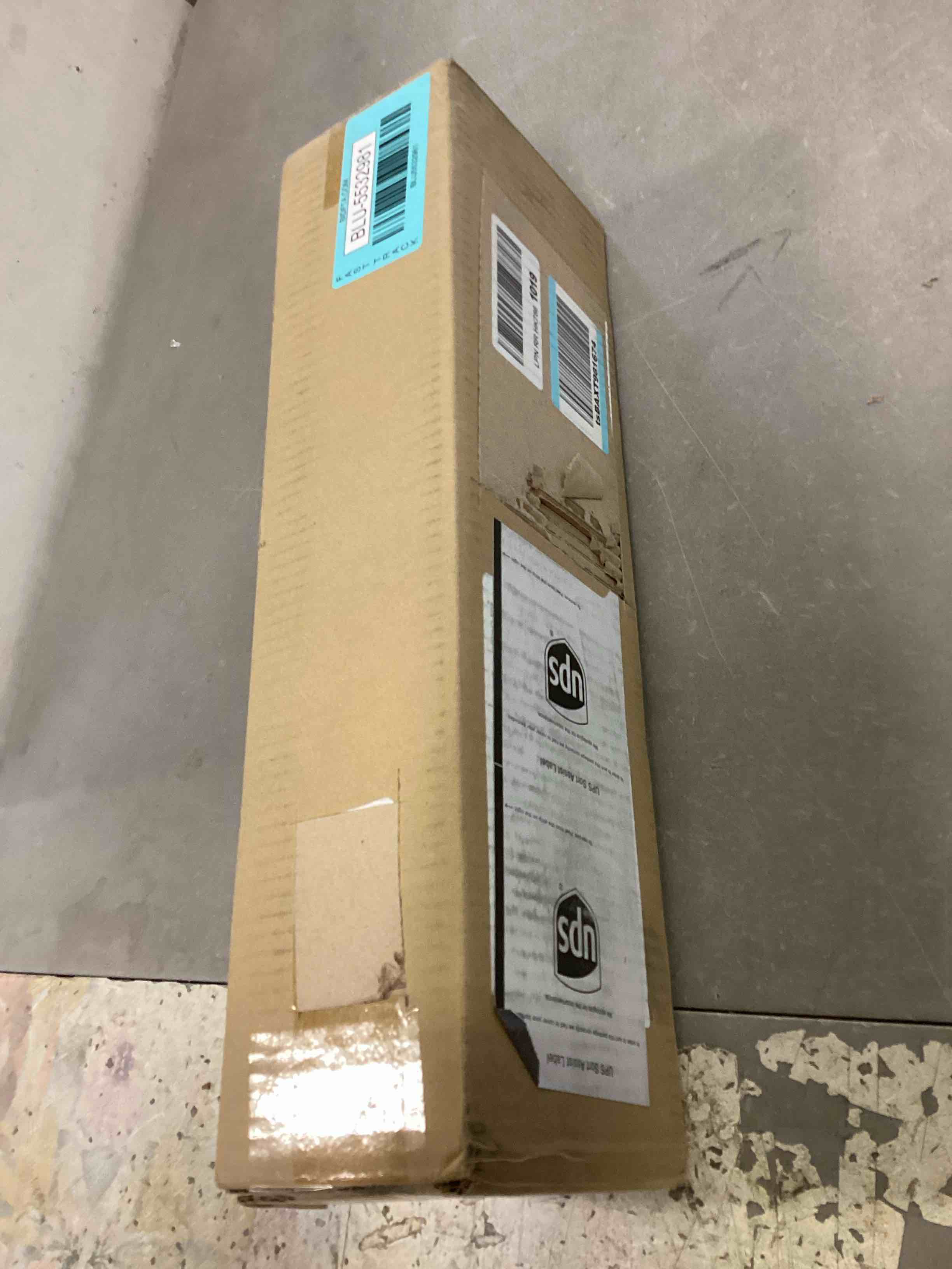 https://s3.amazonaws.com/lotting-images-prod/bidfta/BLU5532981_1702050382992.jpeg