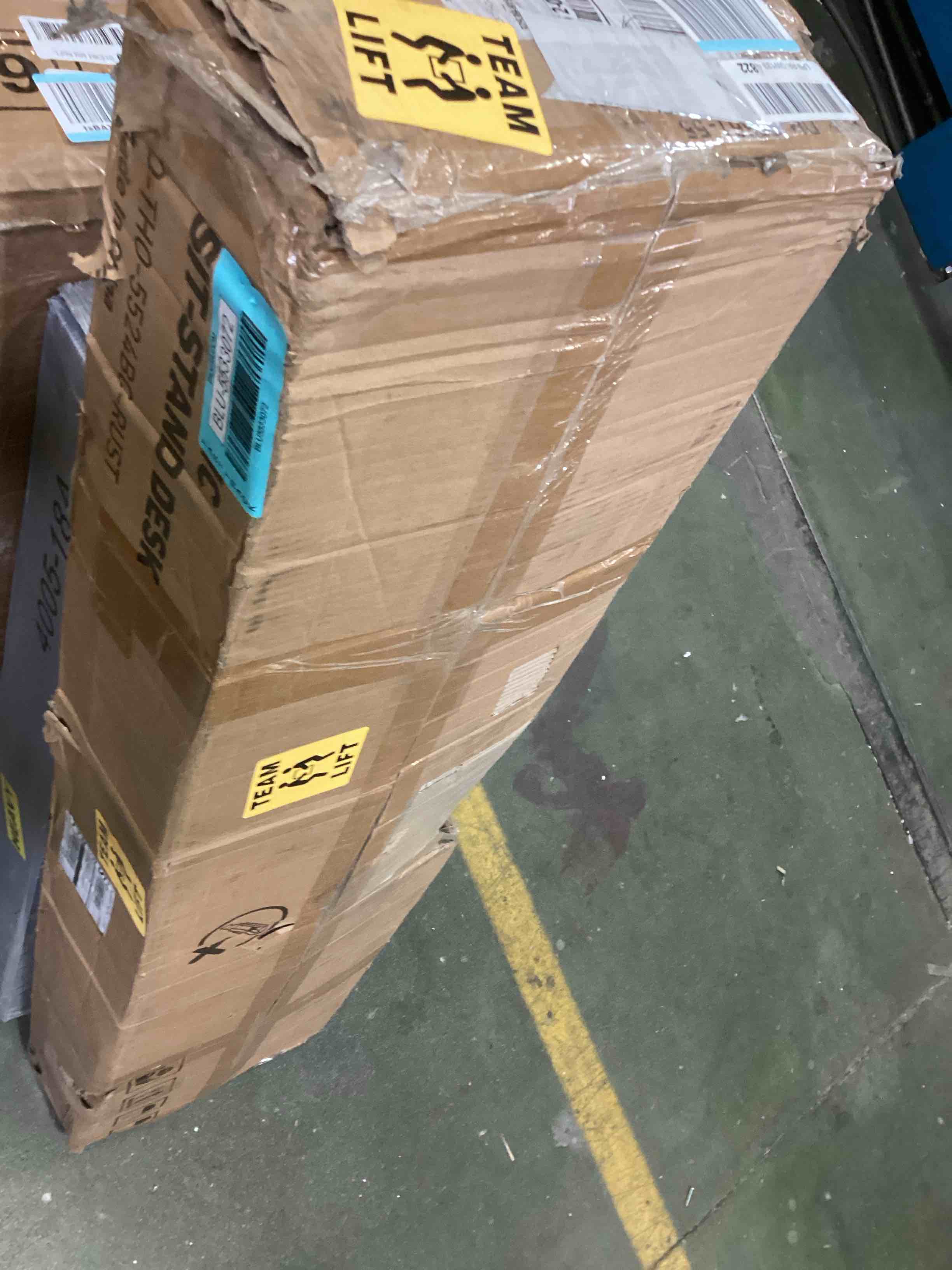 https://s3.amazonaws.com/lotting-images-prod/bidfta/BLU5533072_1702062644641.jpeg