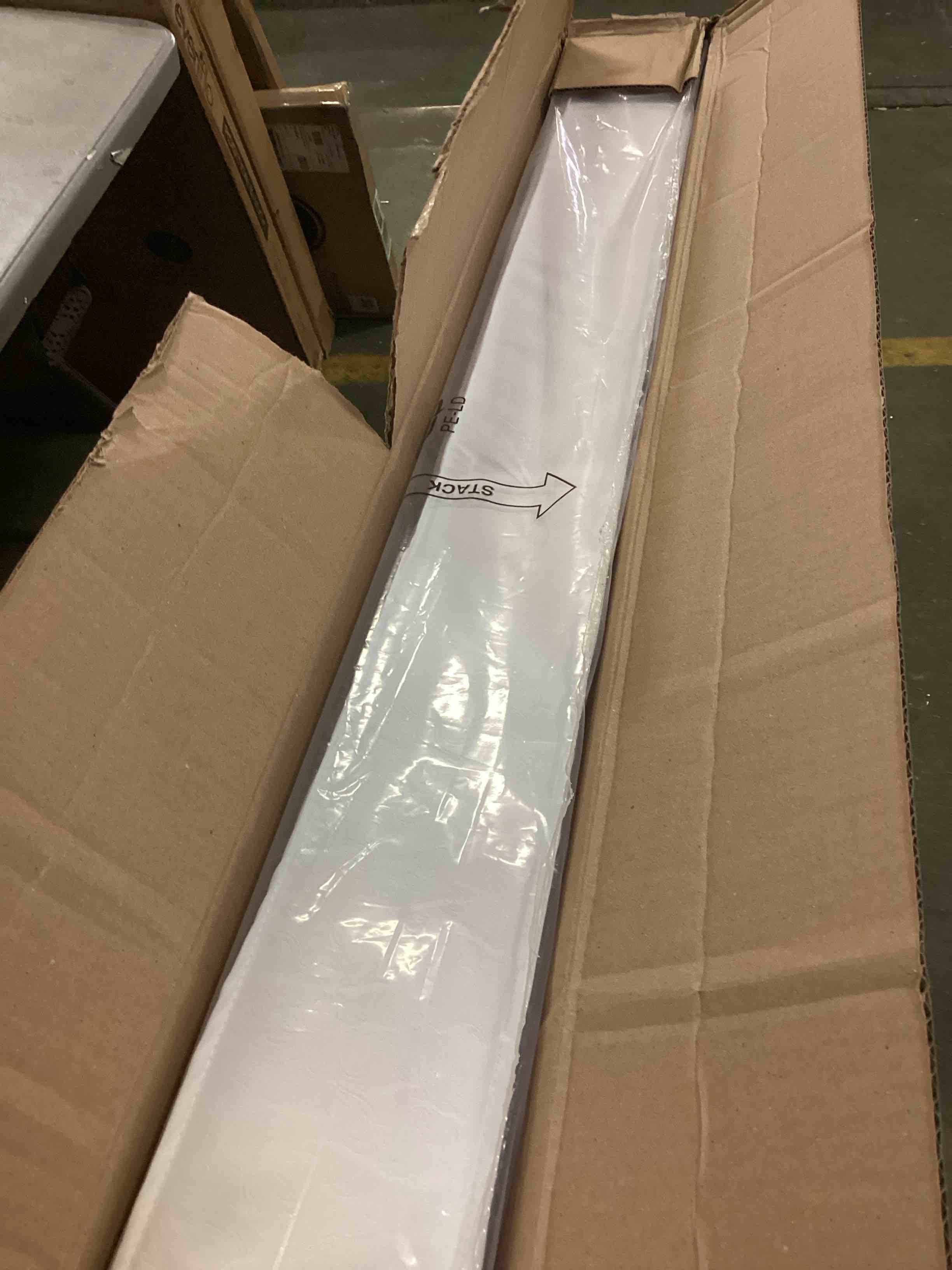 https://s3.amazonaws.com/lotting-images-prod/bidfta/BLU5533094_1702067342194.jpeg