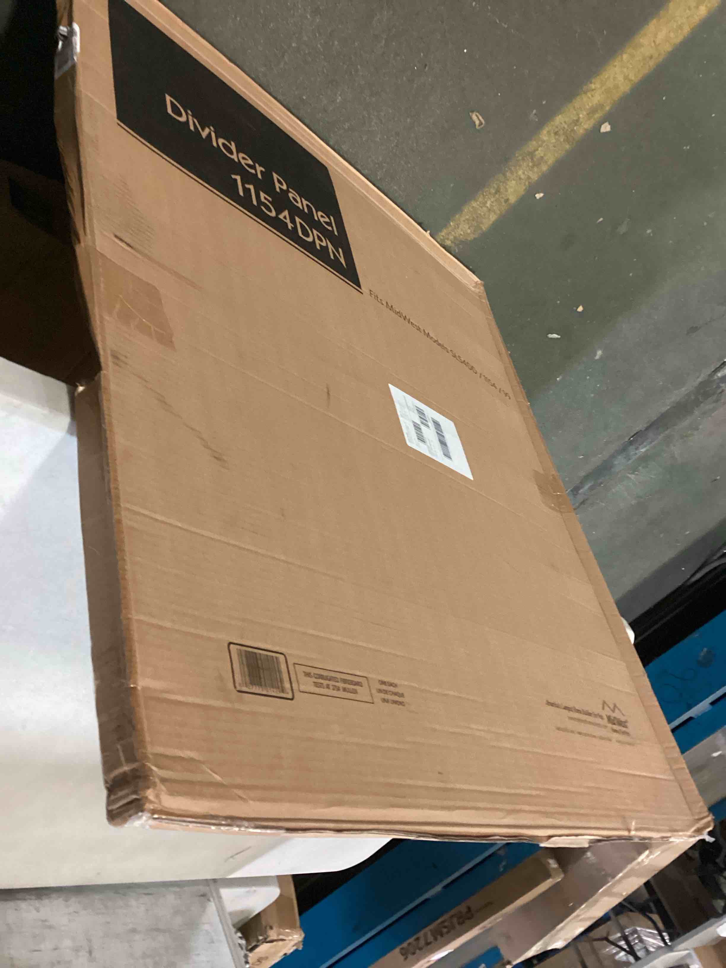 https://s3.amazonaws.com/lotting-images-prod/bidfta/BLU5533434_1702474531788.jpeg