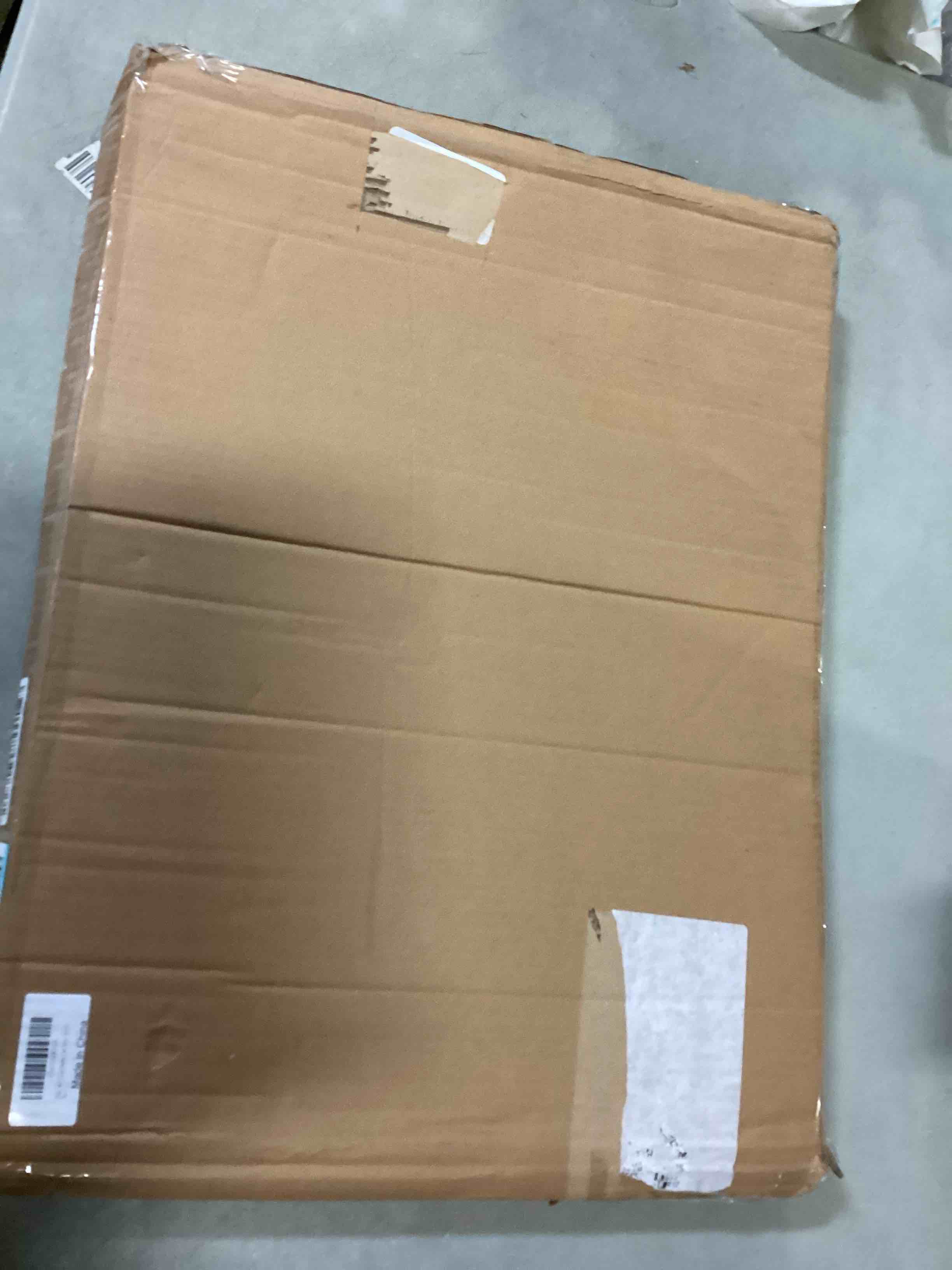 https://s3.amazonaws.com/lotting-images-prod/bidfta/BLU5534089_1702734280579.jpeg