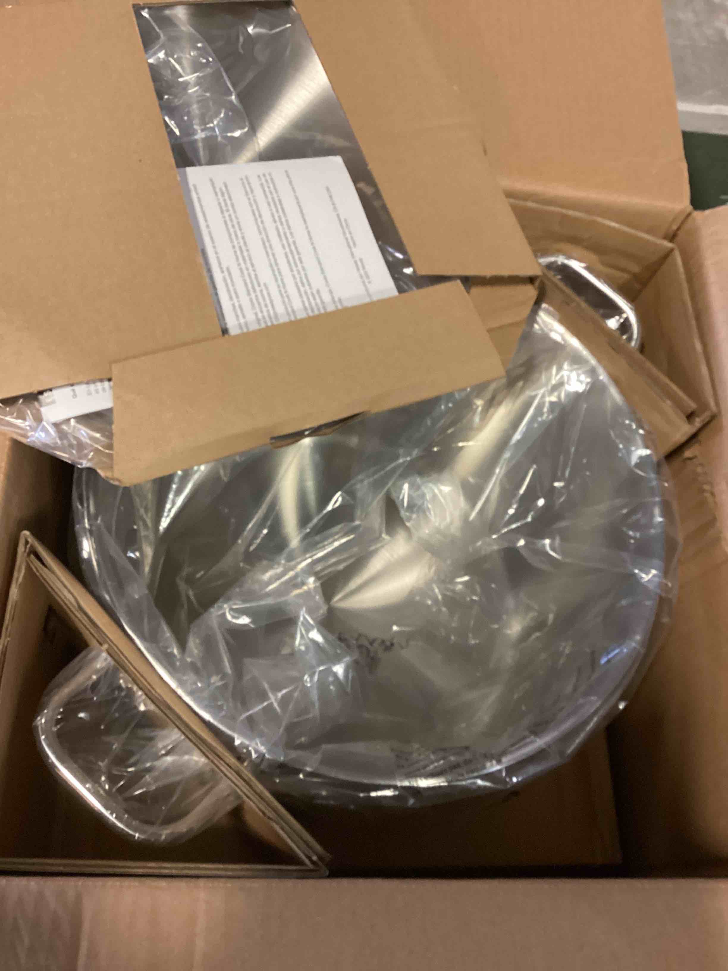 https://s3.amazonaws.com/lotting-images-prod/bidfta/BLU5534411_1703090771591.jpeg