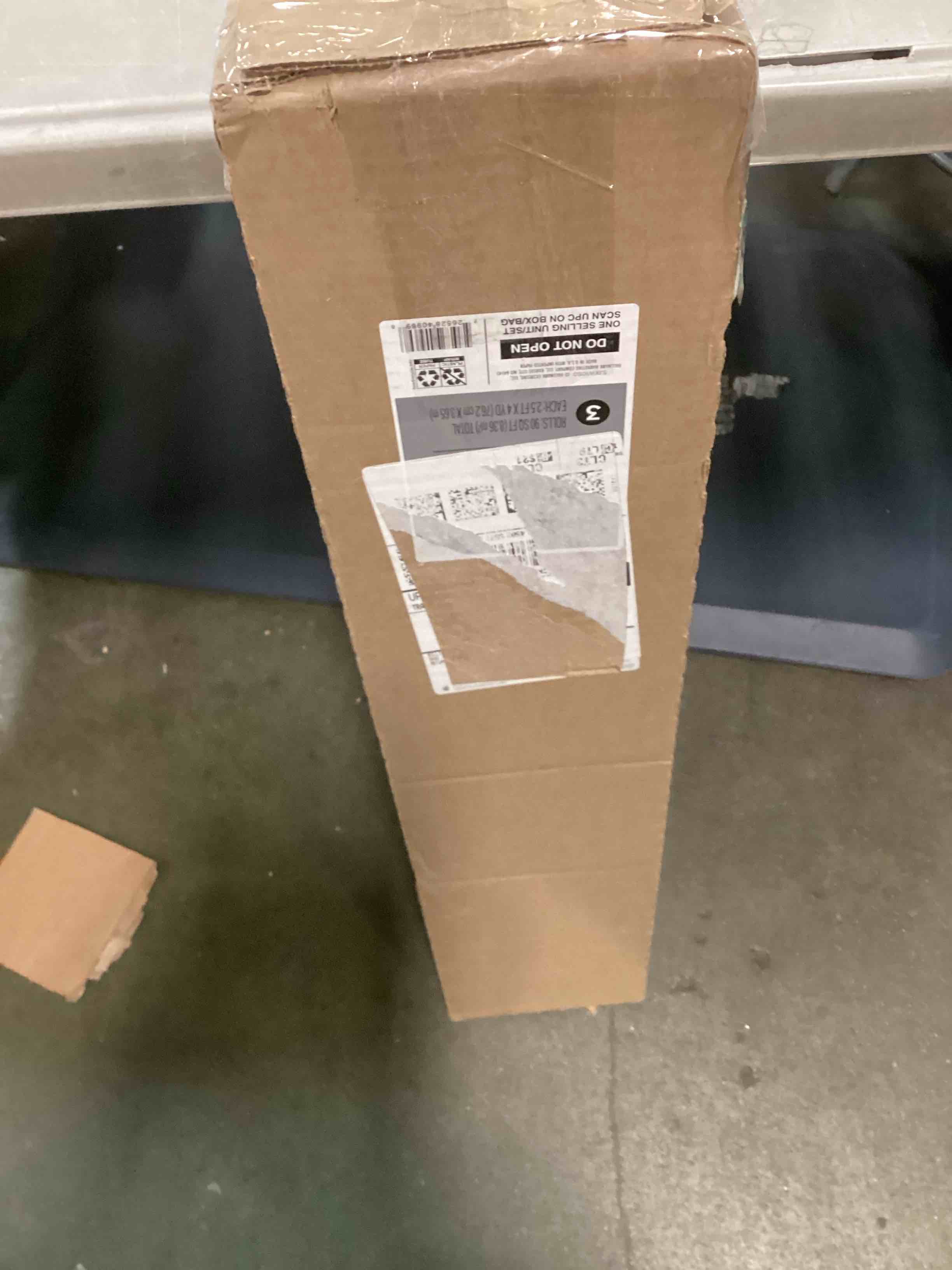 https://s3.amazonaws.com/lotting-images-prod/bidfta/BLU5535064_1703687942708.jpeg