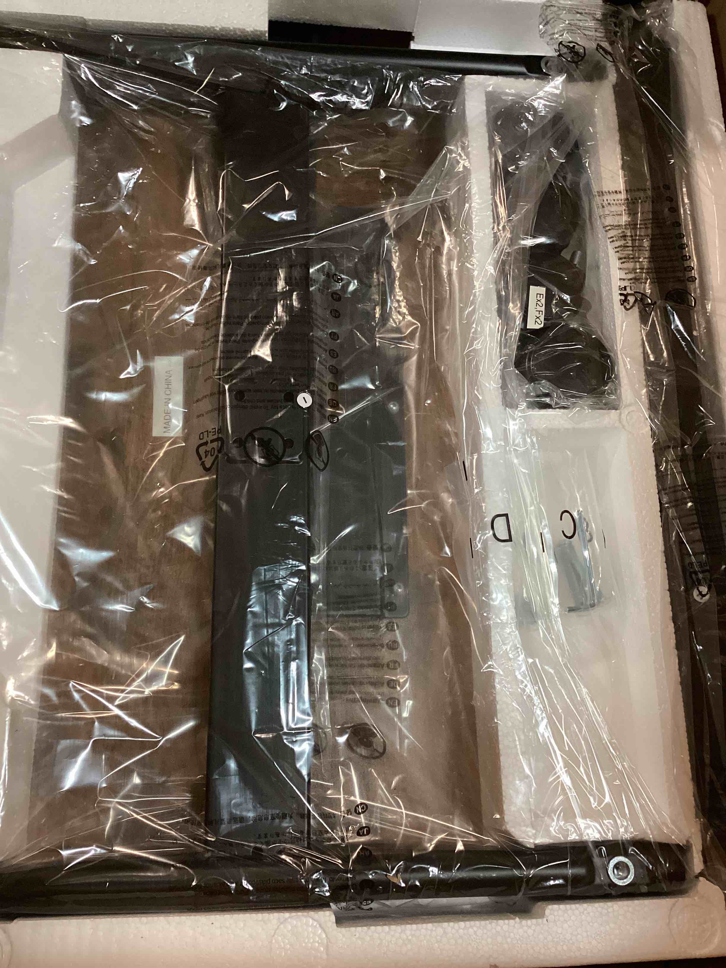 https://s3.amazonaws.com/lotting-images-prod/bidfta/BLU5535230_1703779675830.jpeg