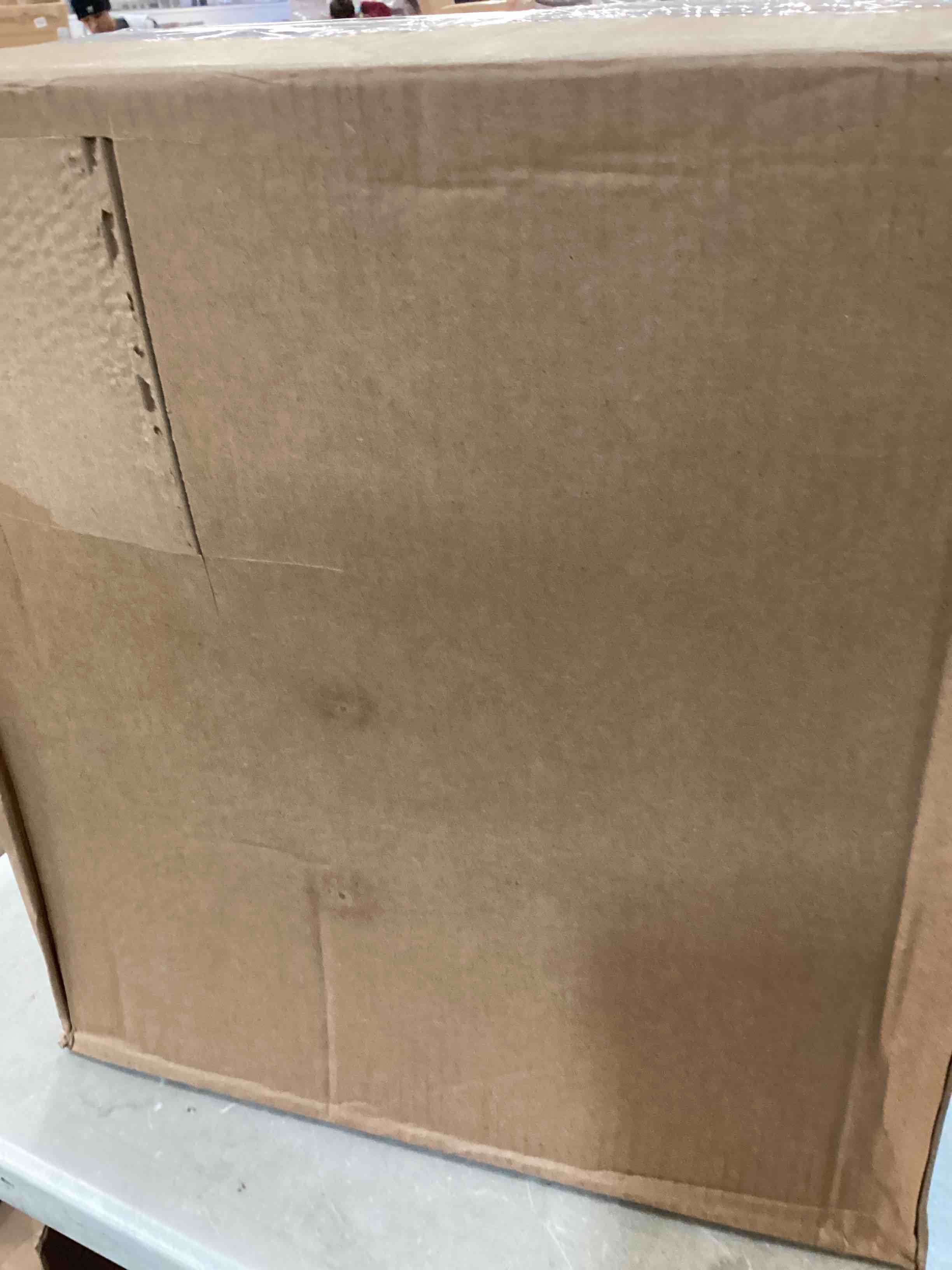 https://s3.amazonaws.com/lotting-images-prod/bidfta/BLU5535236_1703781281994.jpeg