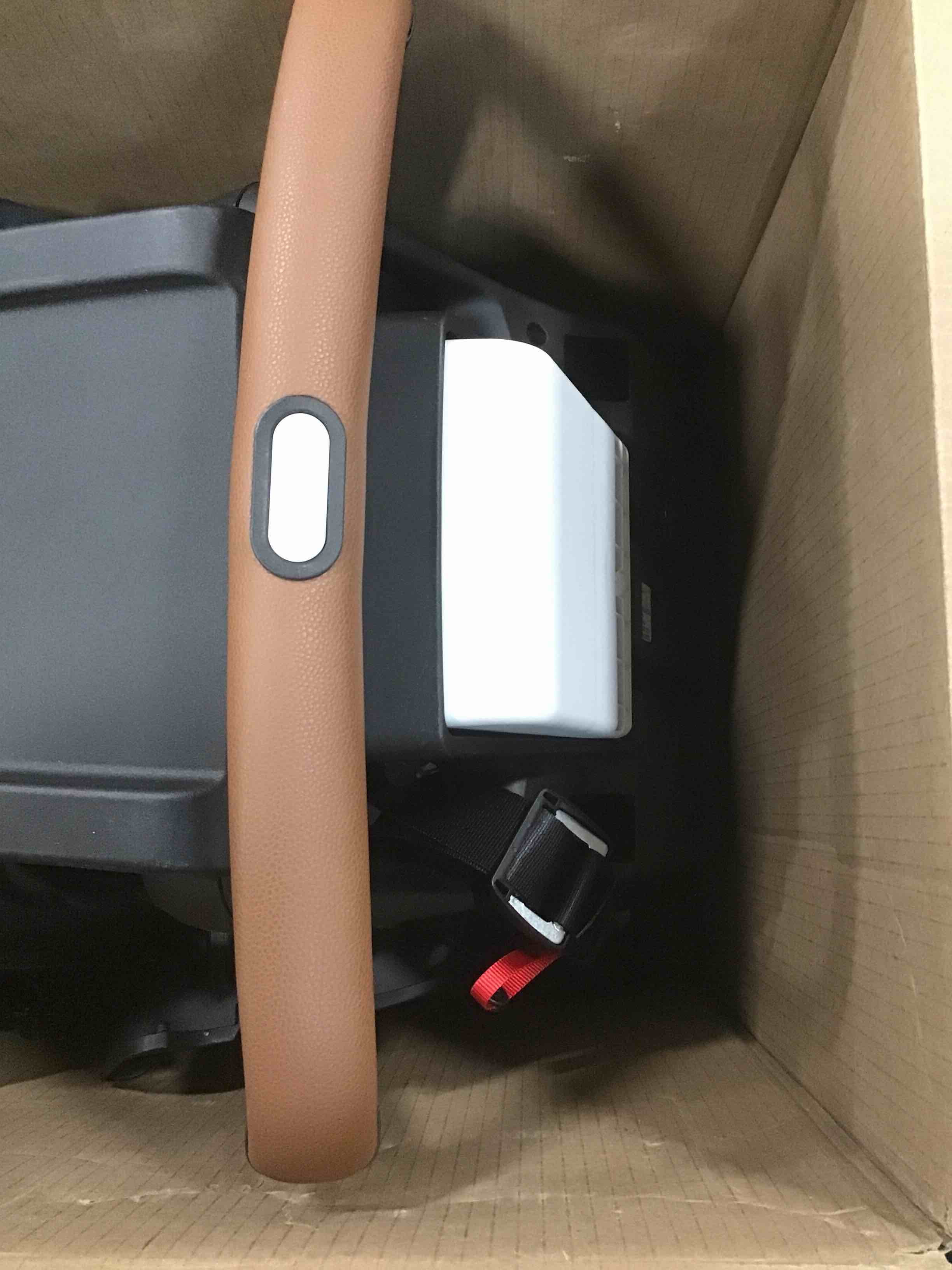 https://s3.amazonaws.com/lotting-images-prod/bidfta/BLU5535390_1703874842176.jpeg