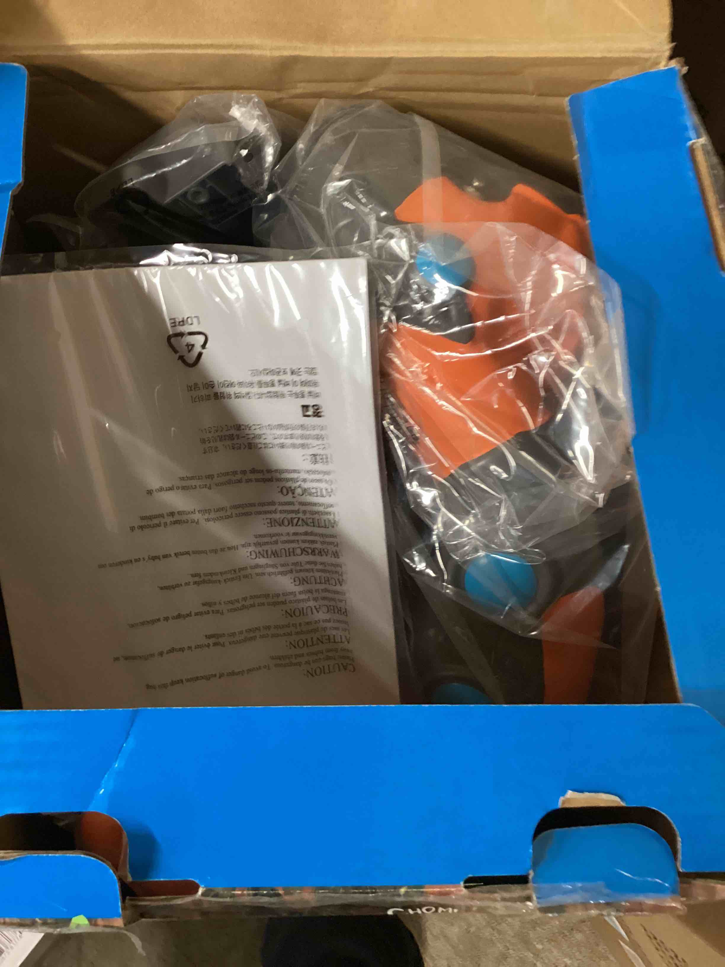 https://s3.amazonaws.com/lotting-images-prod/bidfta/BLU5537081_1704908769919.jpeg