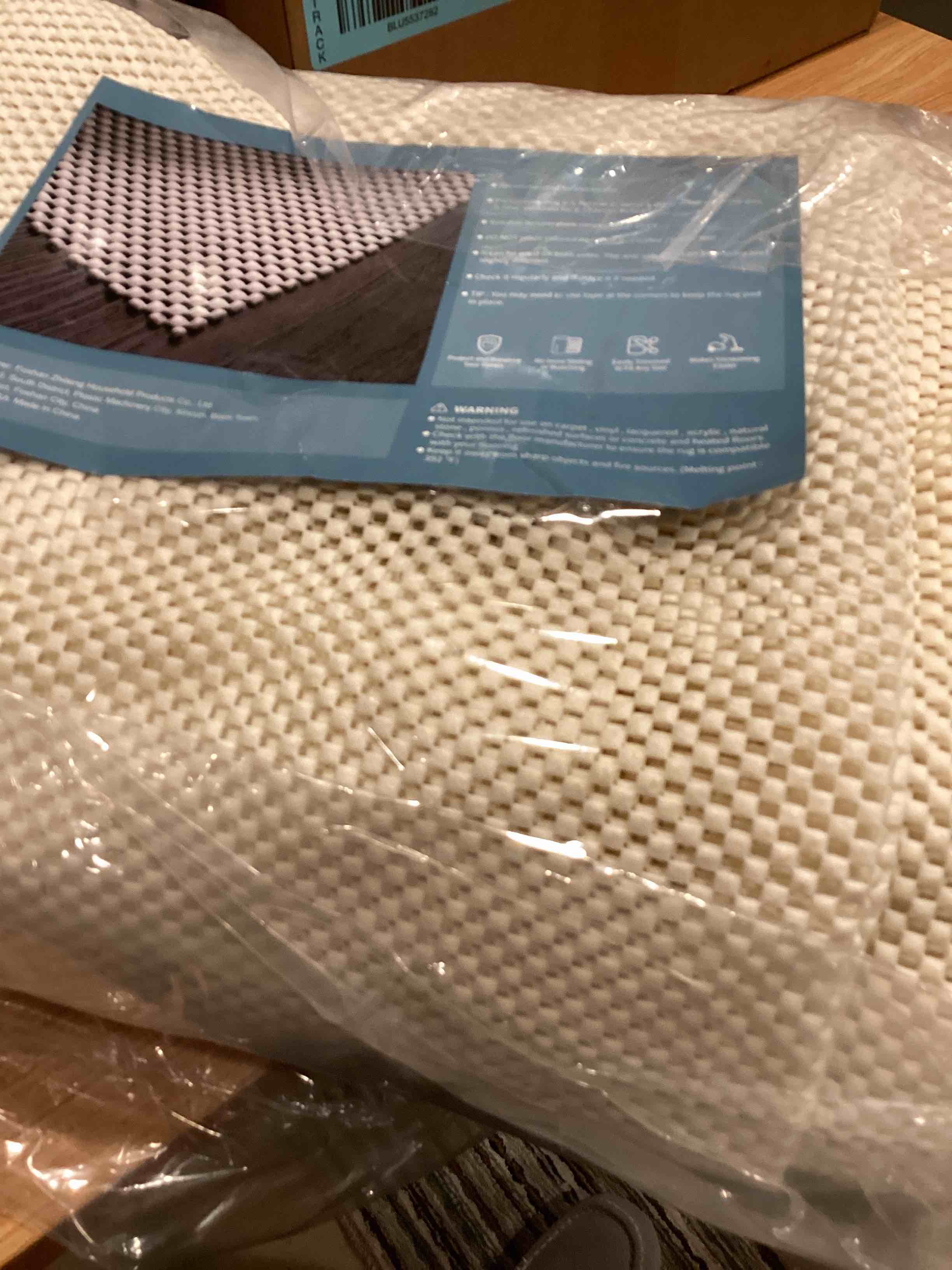 https://s3.amazonaws.com/lotting-images-prod/bidfta/BLU5537295_1708472584520.jpeg