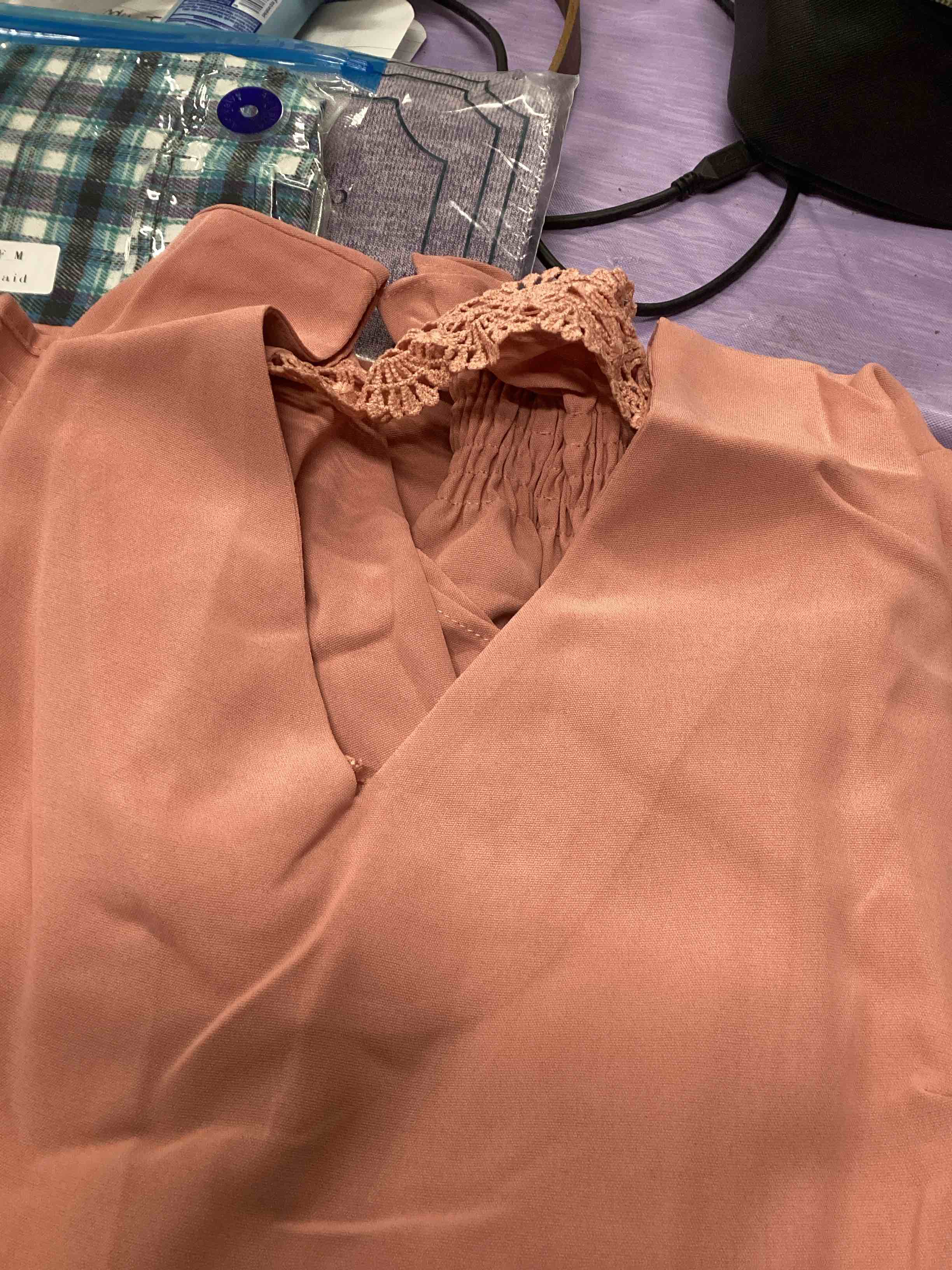 Avanova women’s long sleeve shirt peach vneck