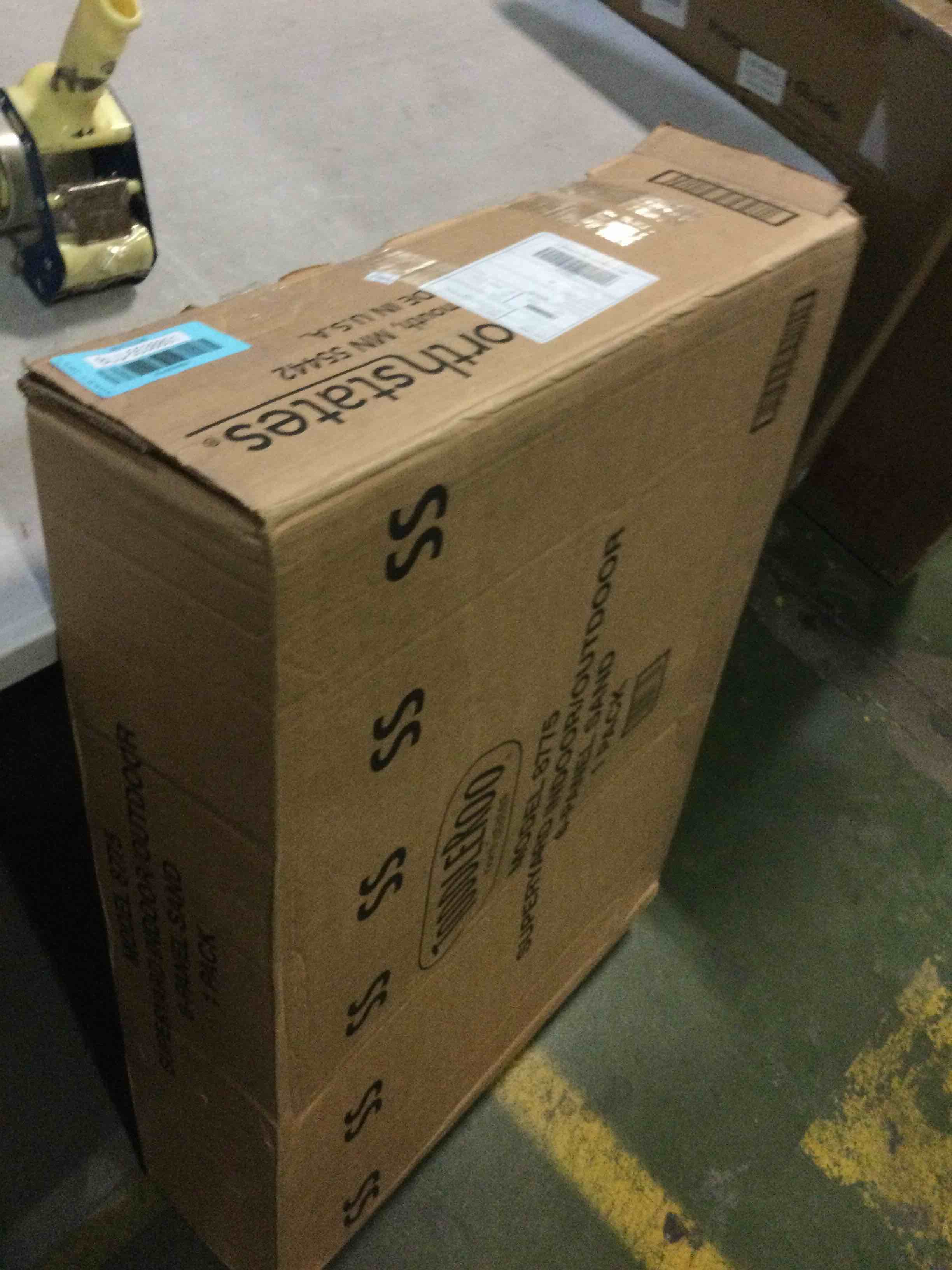 https://s3.amazonaws.com/lotting-images-prod/bidfta/BLU5538801_1702730755025.jpeg