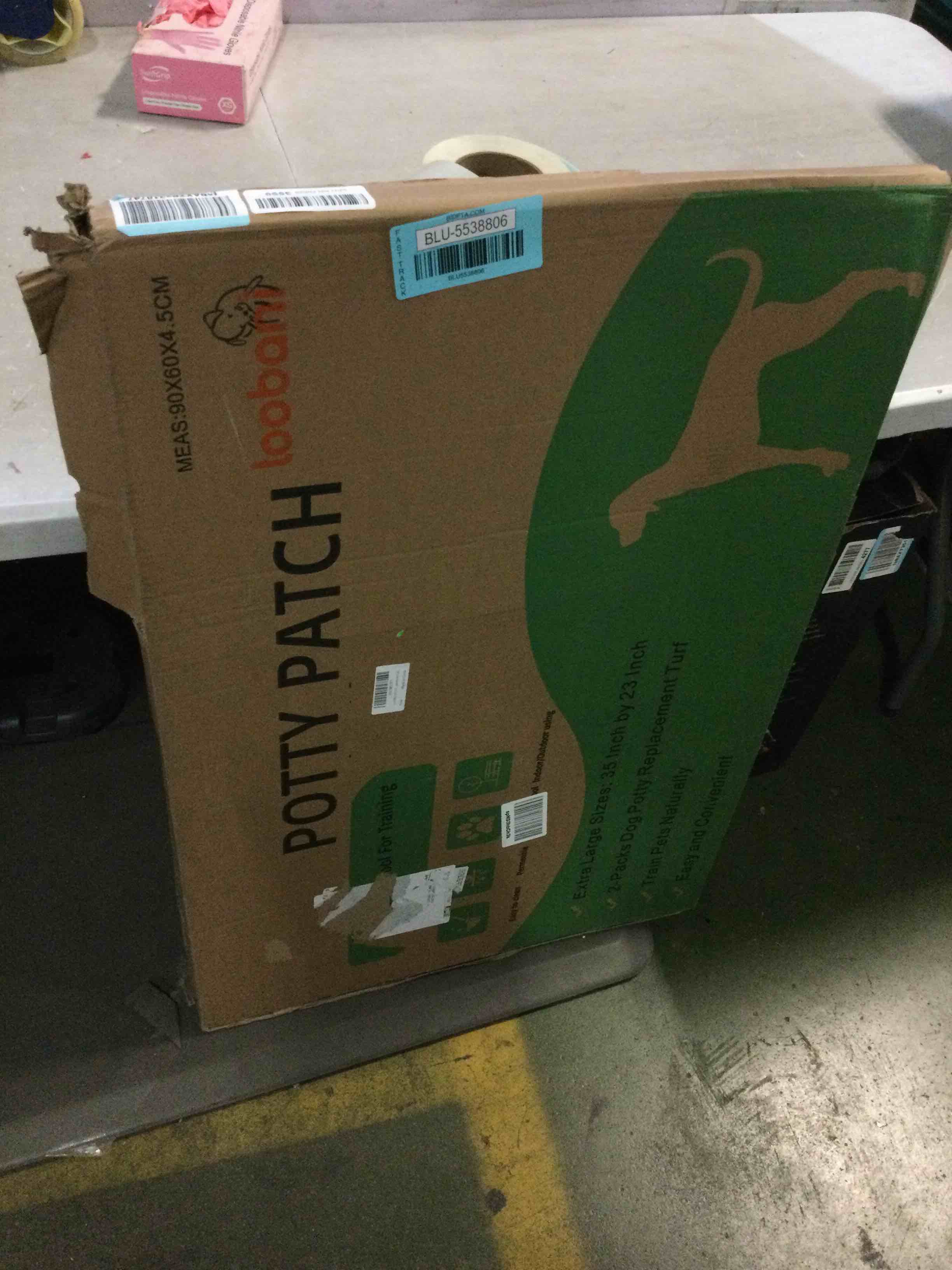 https://s3.amazonaws.com/lotting-images-prod/bidfta/BLU5538806_1702731614469.jpeg