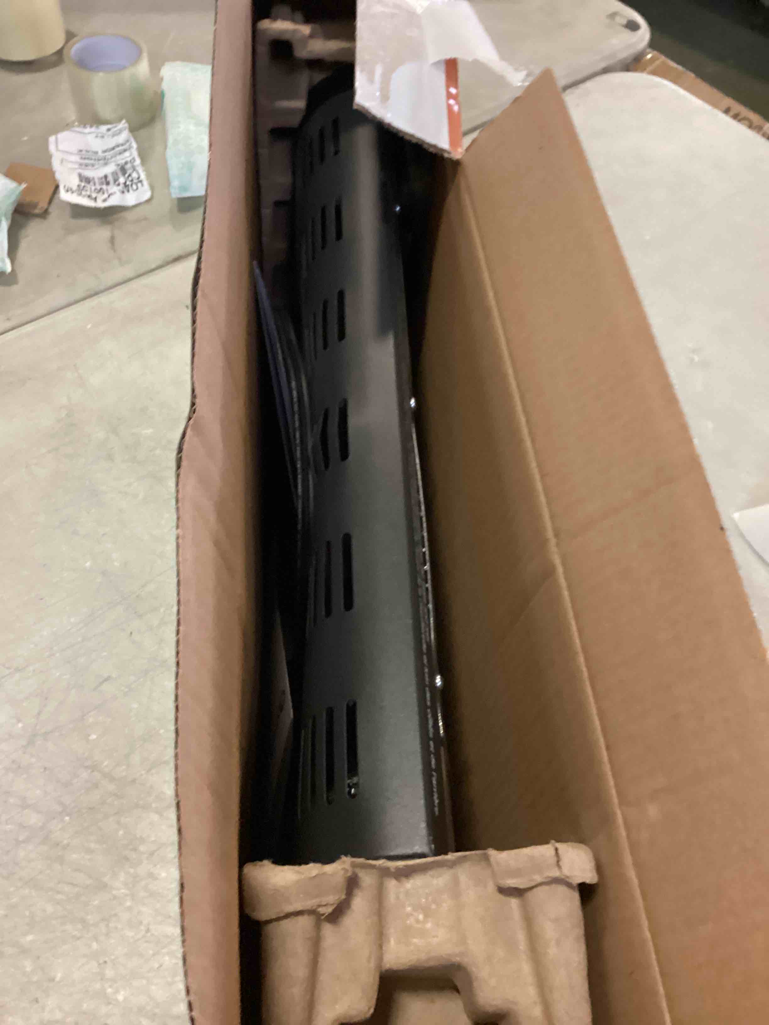https://s3.amazonaws.com/lotting-images-prod/bidfta/BLU5539136_1702928797938.jpeg