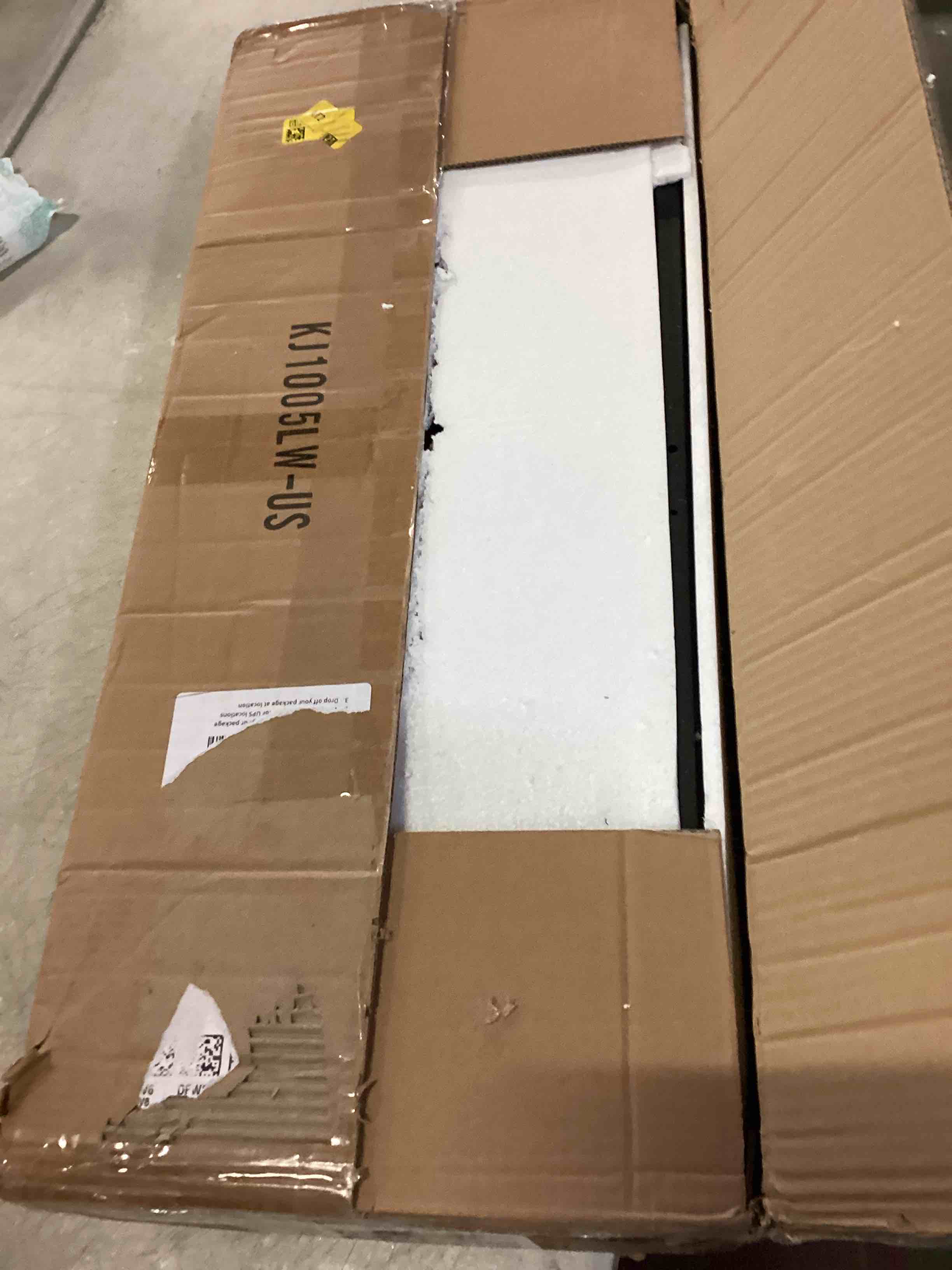 https://s3.amazonaws.com/lotting-images-prod/bidfta/BLU5539156_1702932188469.jpeg
