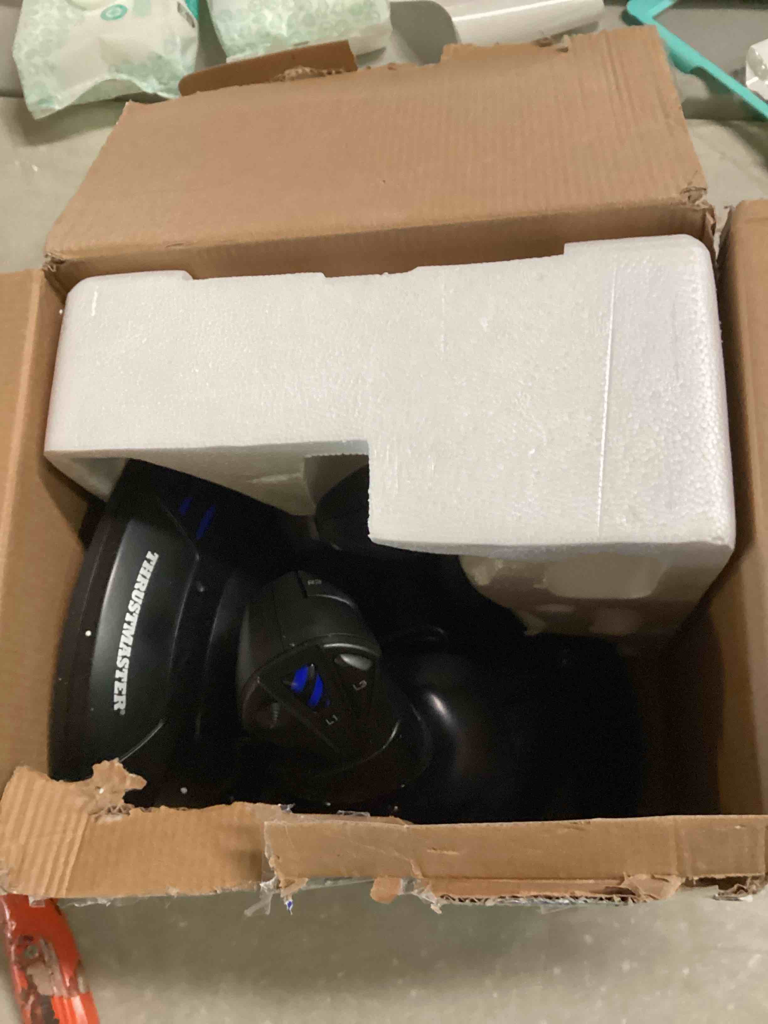 https://s3.amazonaws.com/lotting-images-prod/bidfta/BLU5539268_1703002338928.jpeg