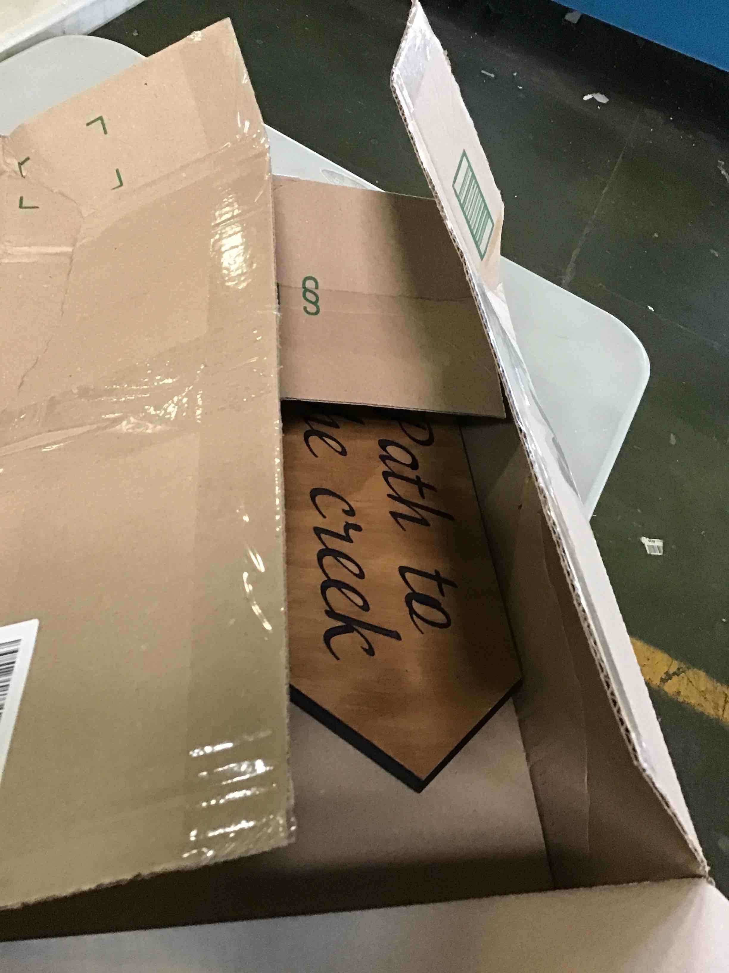 https://s3.amazonaws.com/lotting-images-prod/bidfta/BLU5539496_1703087016411.jpeg