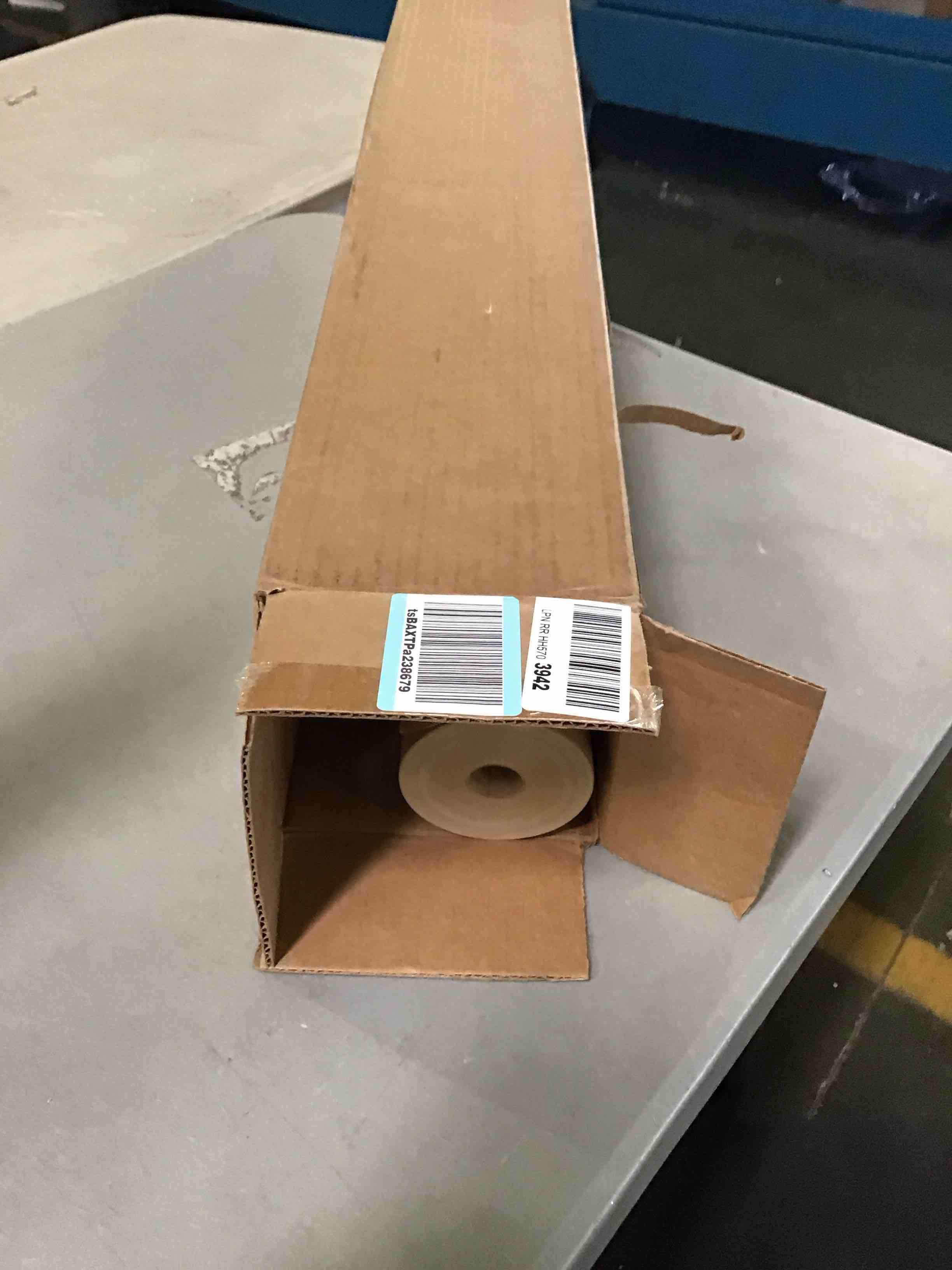 https://s3.amazonaws.com/lotting-images-prod/bidfta/BLU5539600_1703101565009.jpeg
