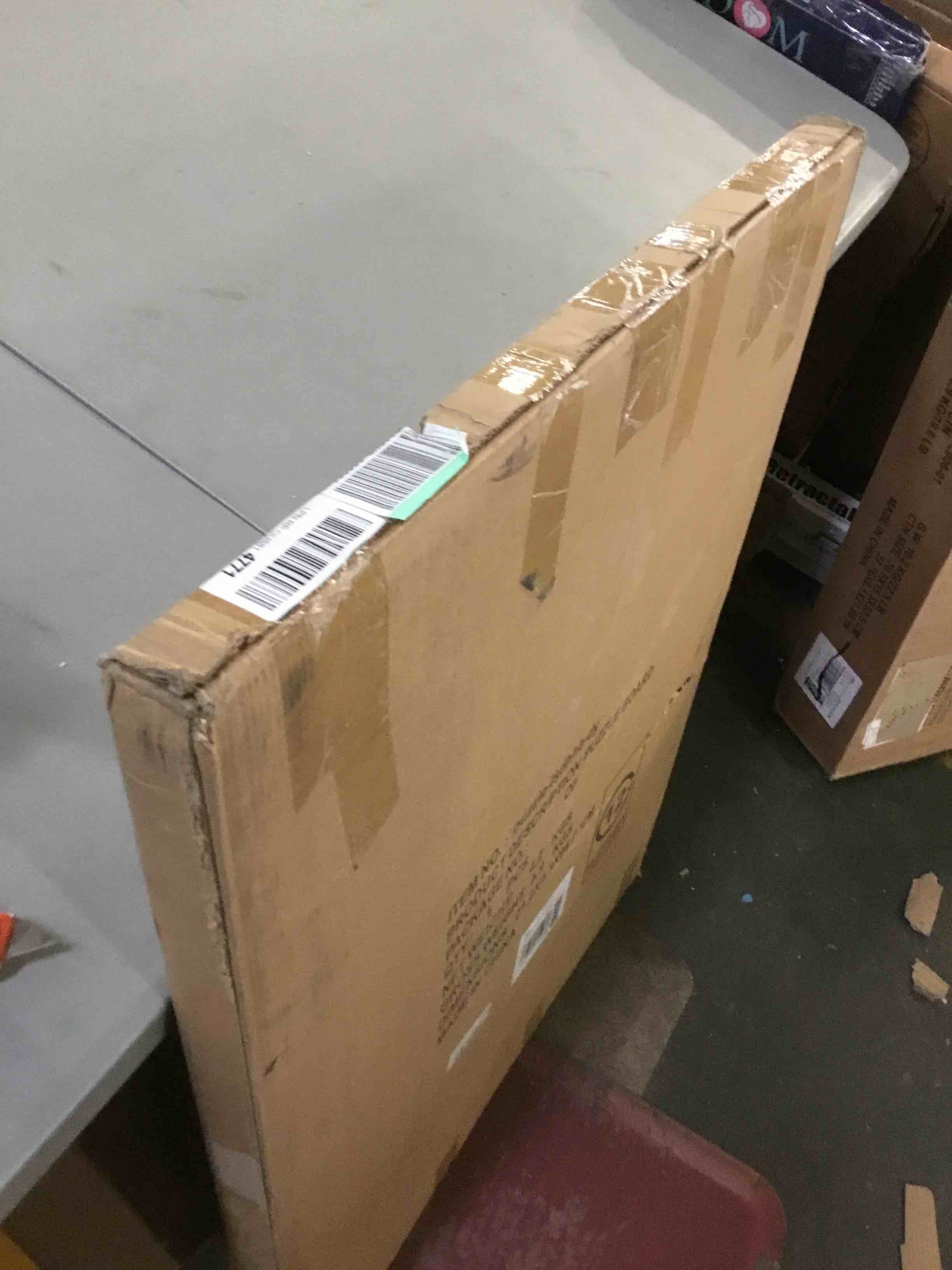https://s3.amazonaws.com/lotting-images-prod/bidfta/BLU5539814_1703188300844.jpeg