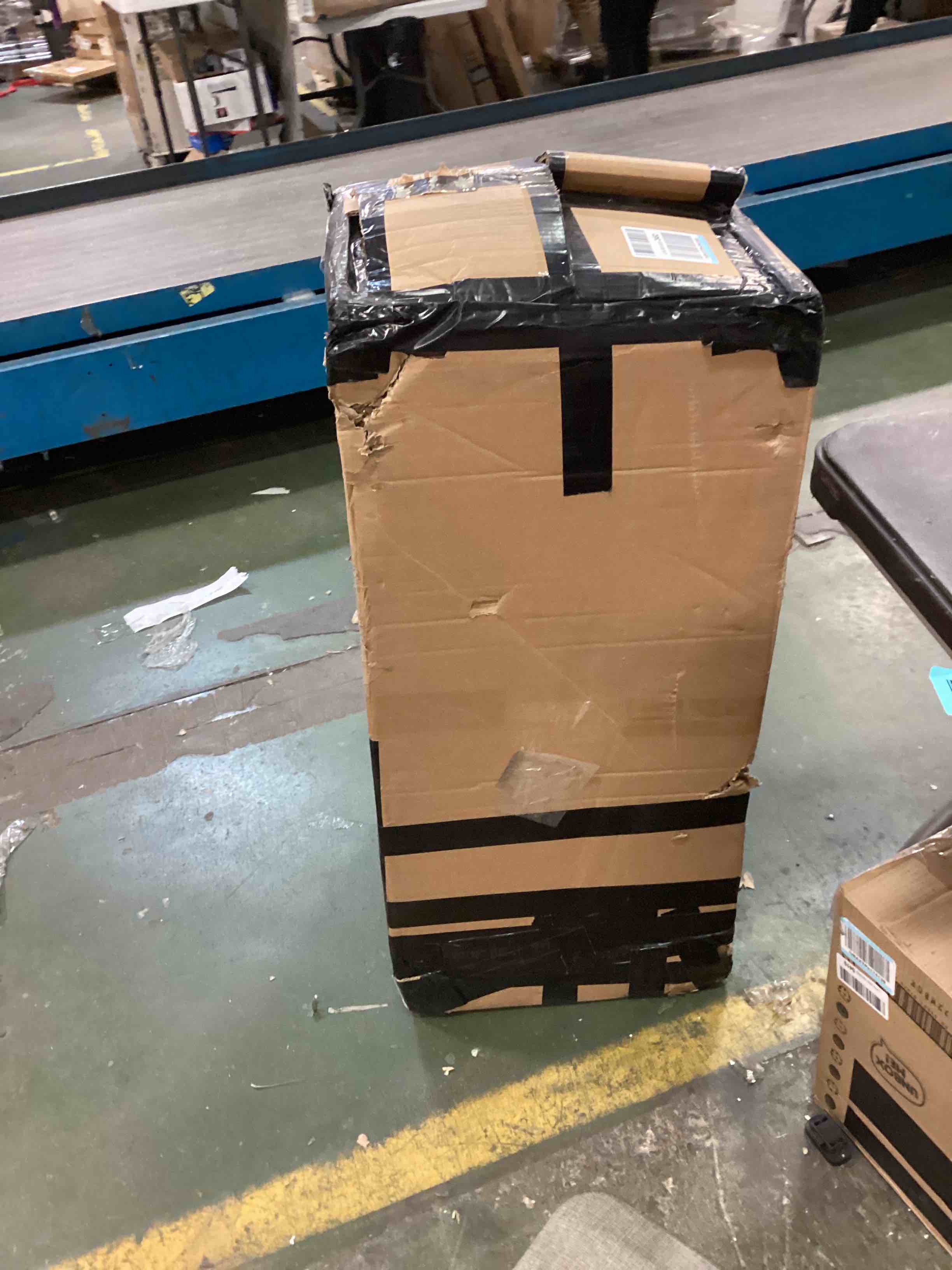 https://s3.amazonaws.com/lotting-images-prod/bidfta/BLU5539929_1703259459826.jpeg
