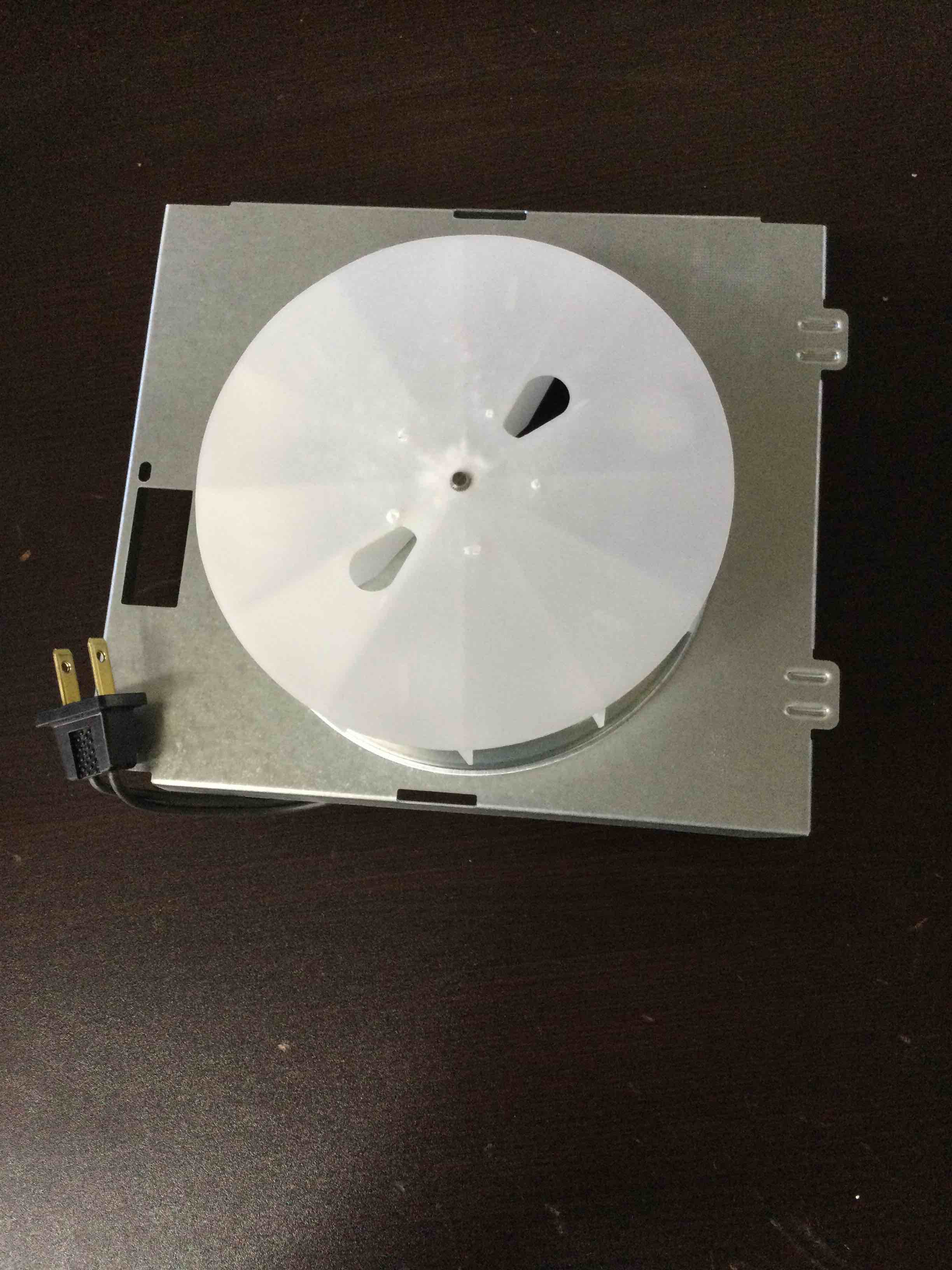 https://s3.amazonaws.com/lotting-images-prod/bidfta/BLU5552378_1697039353758.jpeg