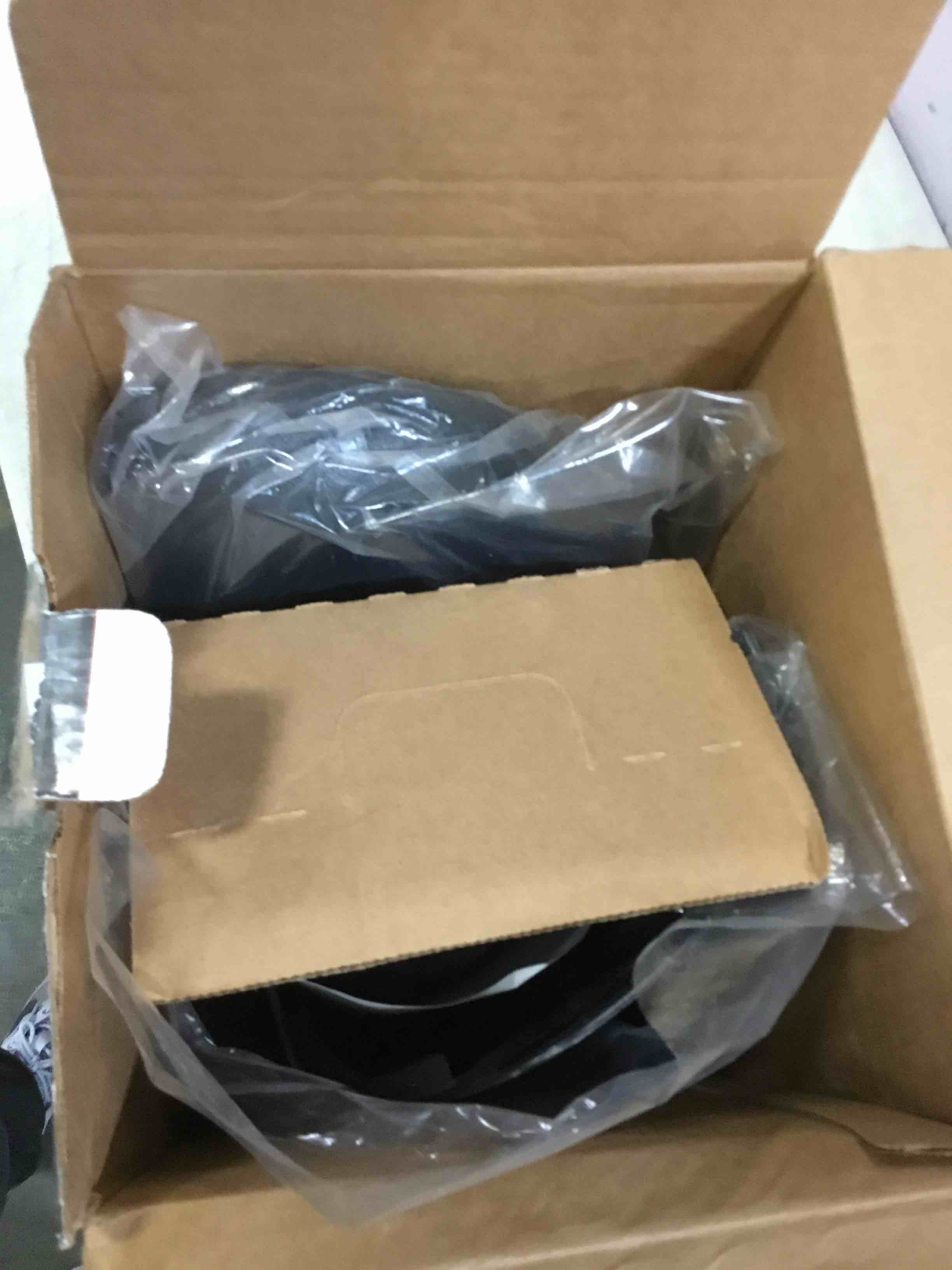 https://s3.amazonaws.com/lotting-images-prod/bidfta/BLU5554799_1697560505186.jpeg