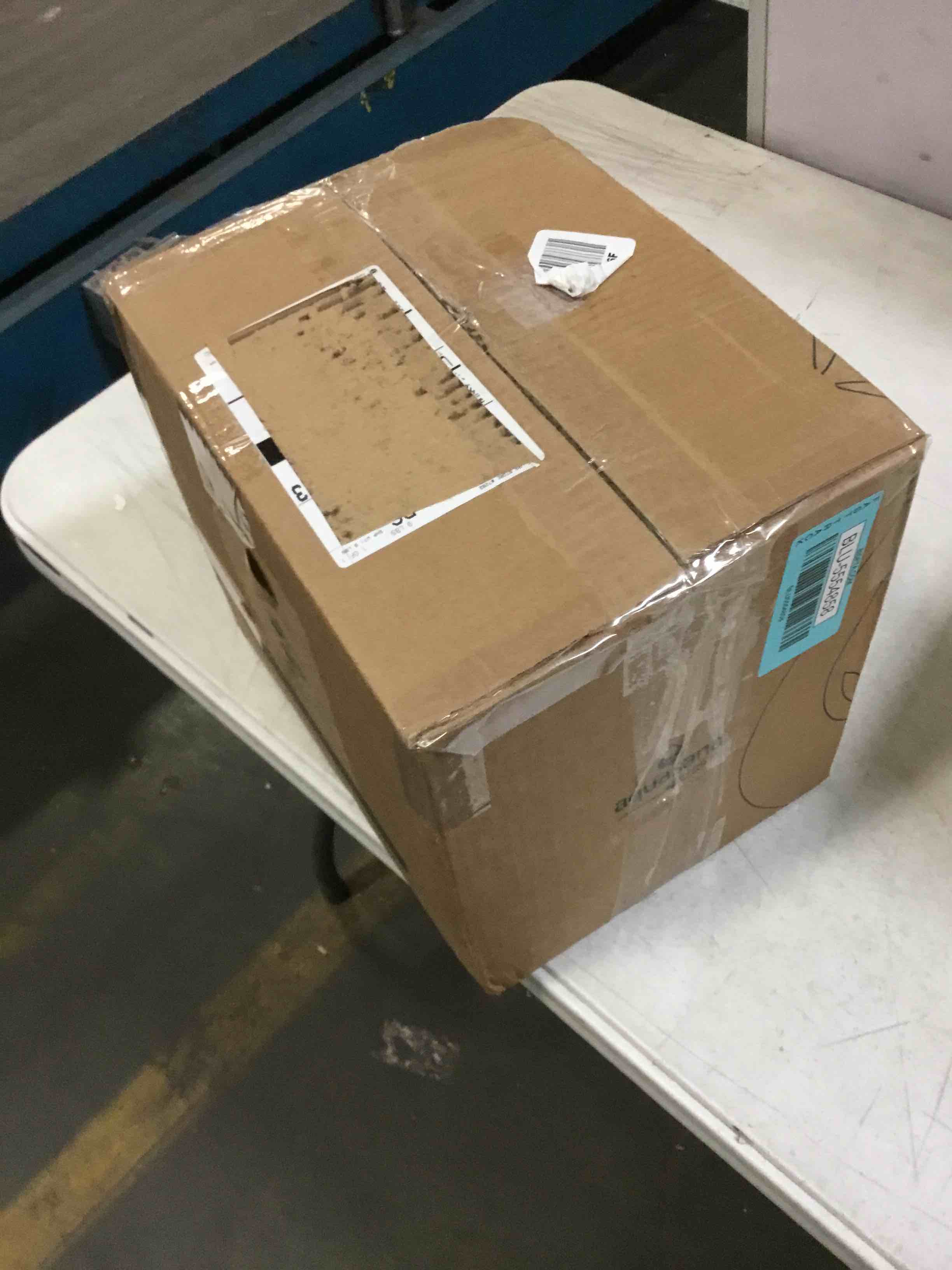 https://s3.amazonaws.com/lotting-images-prod/bidfta/BLU5554858_1697572137694.jpeg