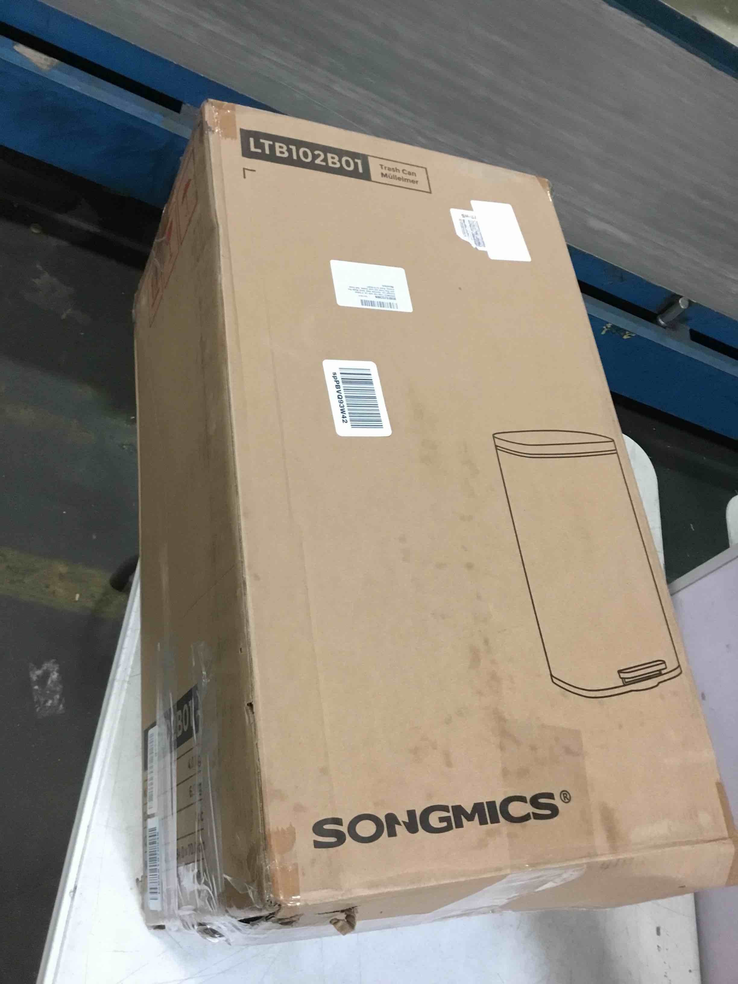 https://s3.amazonaws.com/lotting-images-prod/bidfta/BLU5554872_1697573478500.jpeg