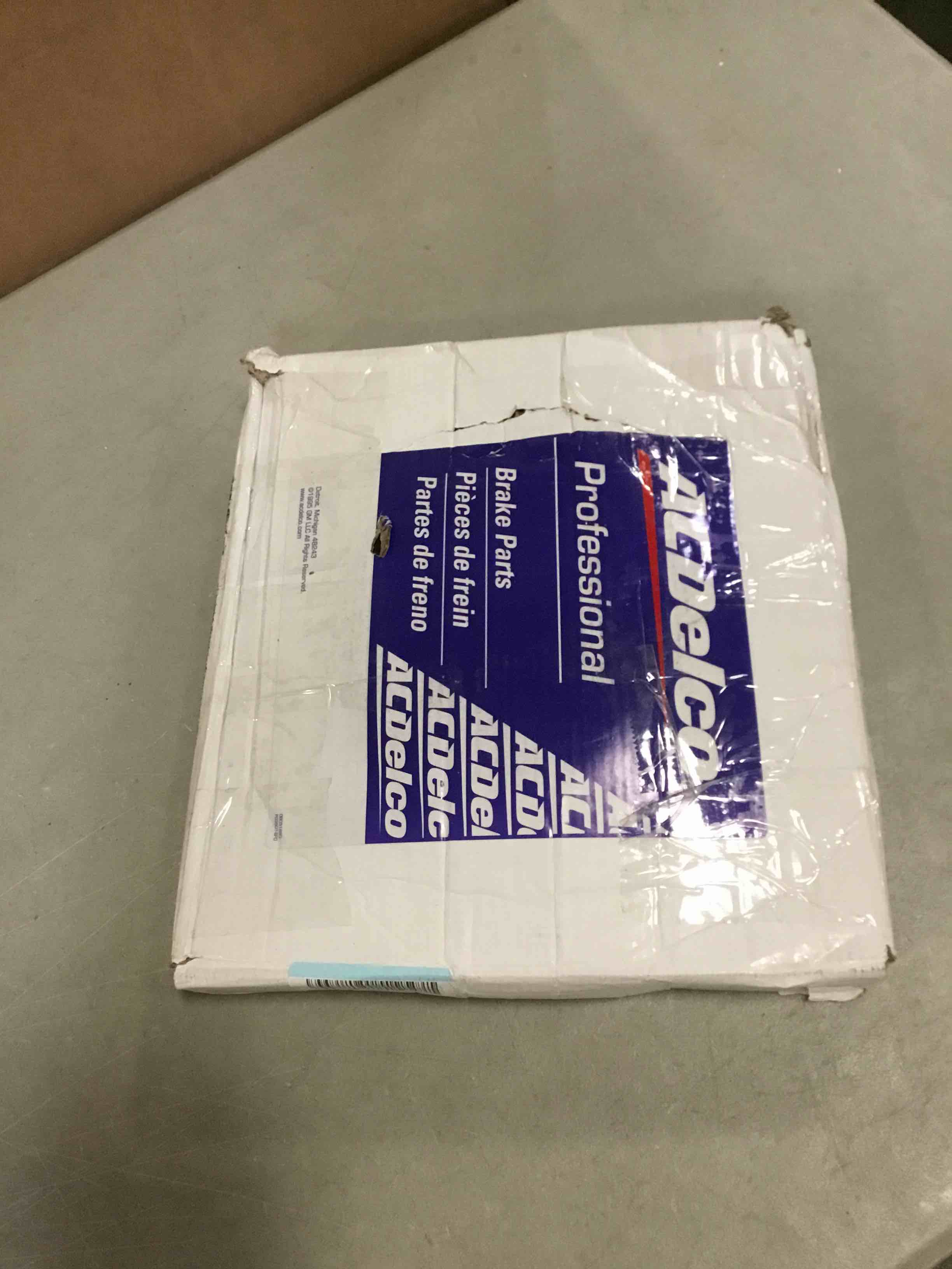https://s3.amazonaws.com/lotting-images-prod/bidfta/BLU5554895_1697633980376.jpeg