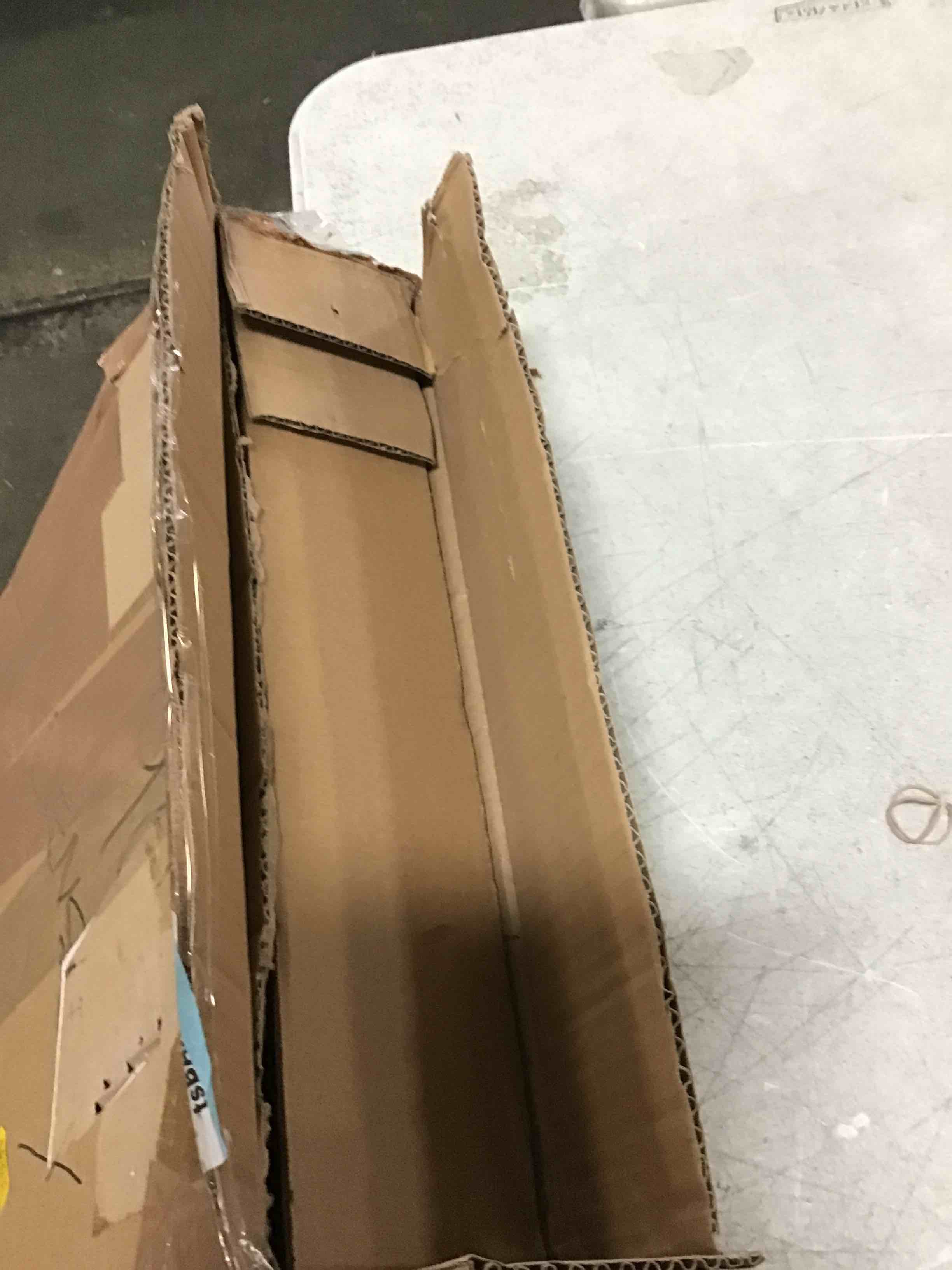 https://s3.amazonaws.com/lotting-images-prod/bidfta/BLU5554953_1696277787456.jpeg
