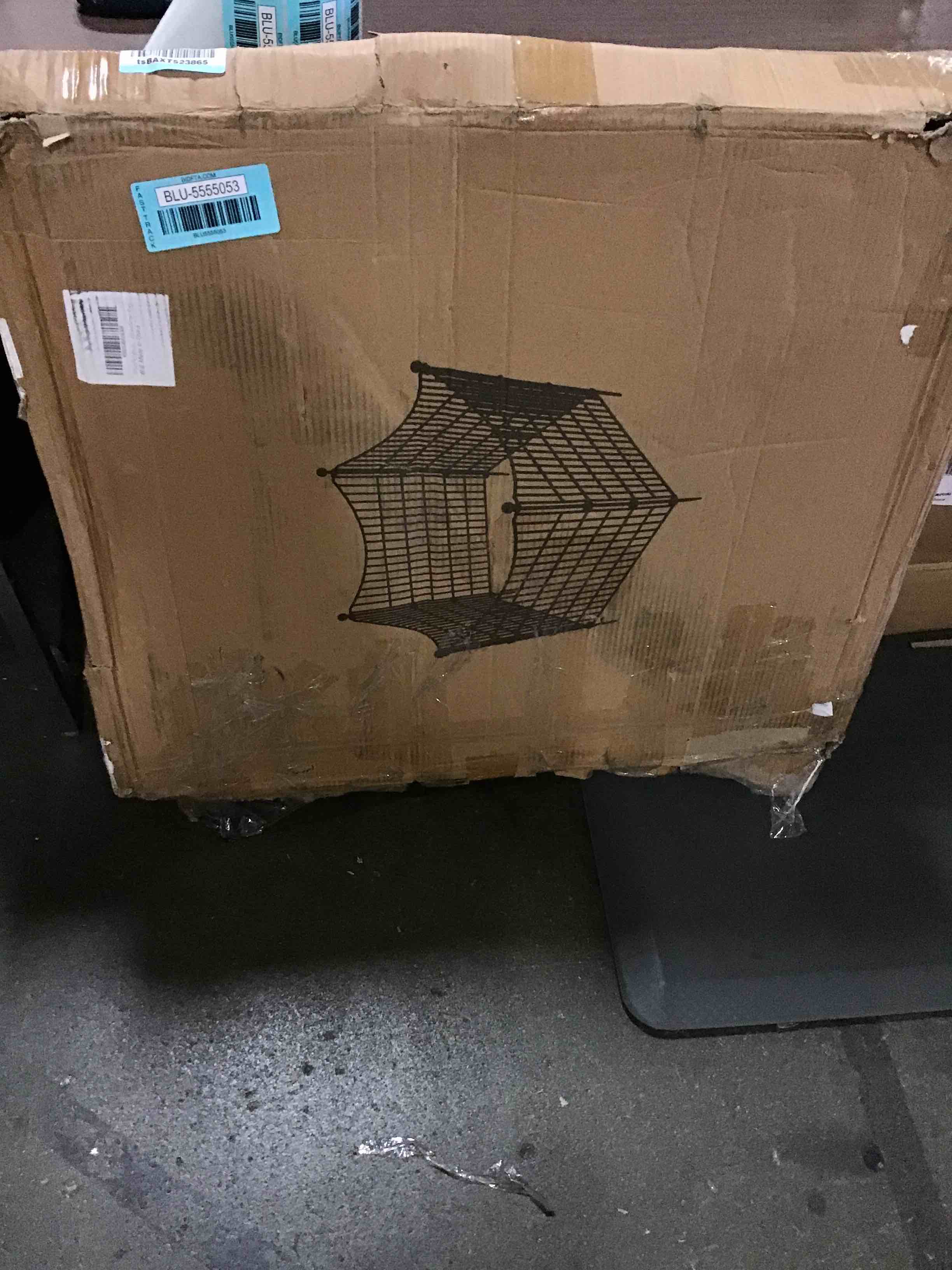 https://s3.amazonaws.com/lotting-images-prod/bidfta/BLU5555053_1696347888433.jpeg