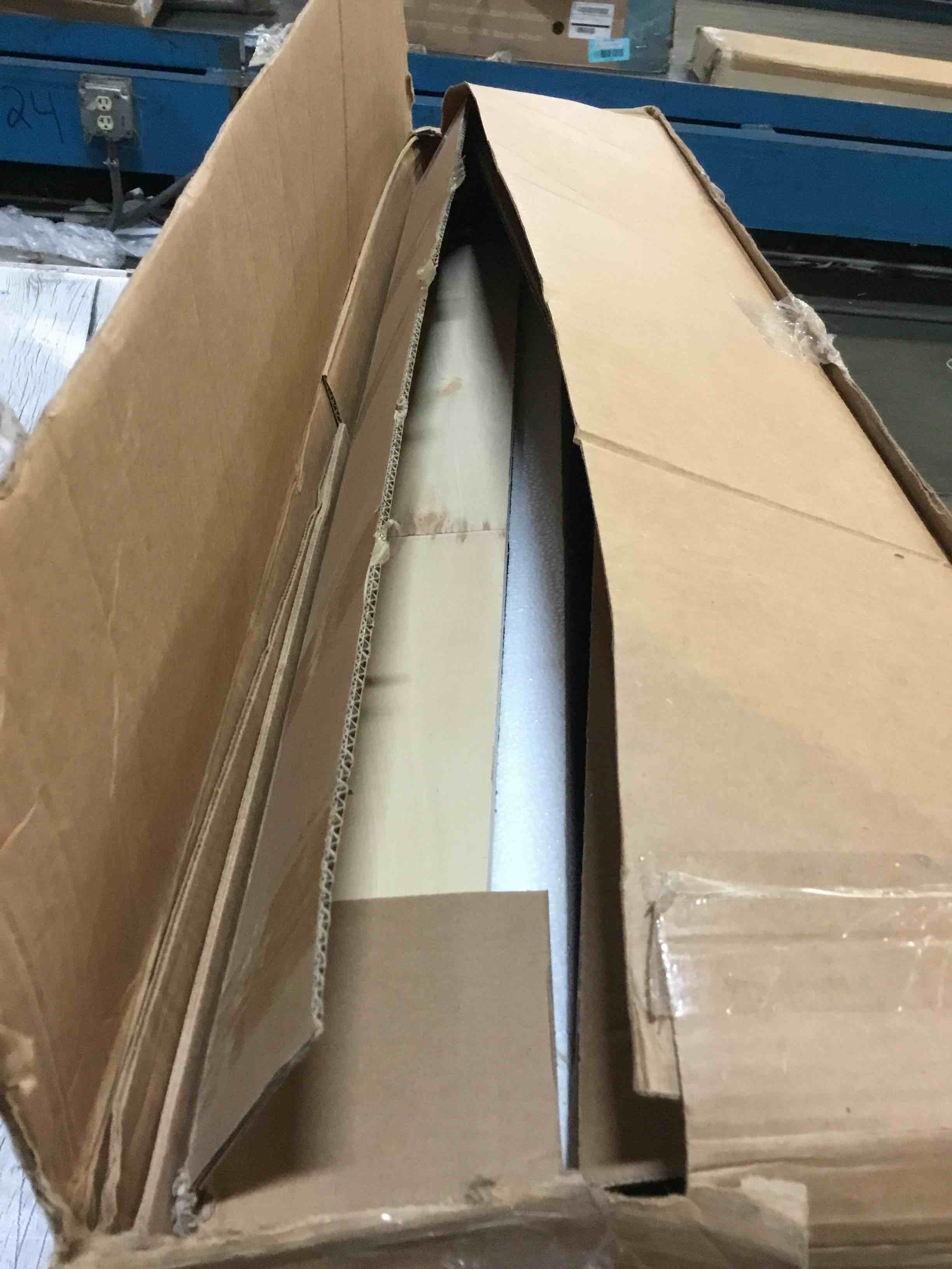 https://s3.amazonaws.com/lotting-images-prod/bidfta/BLU5555438_1696523045984.jpeg