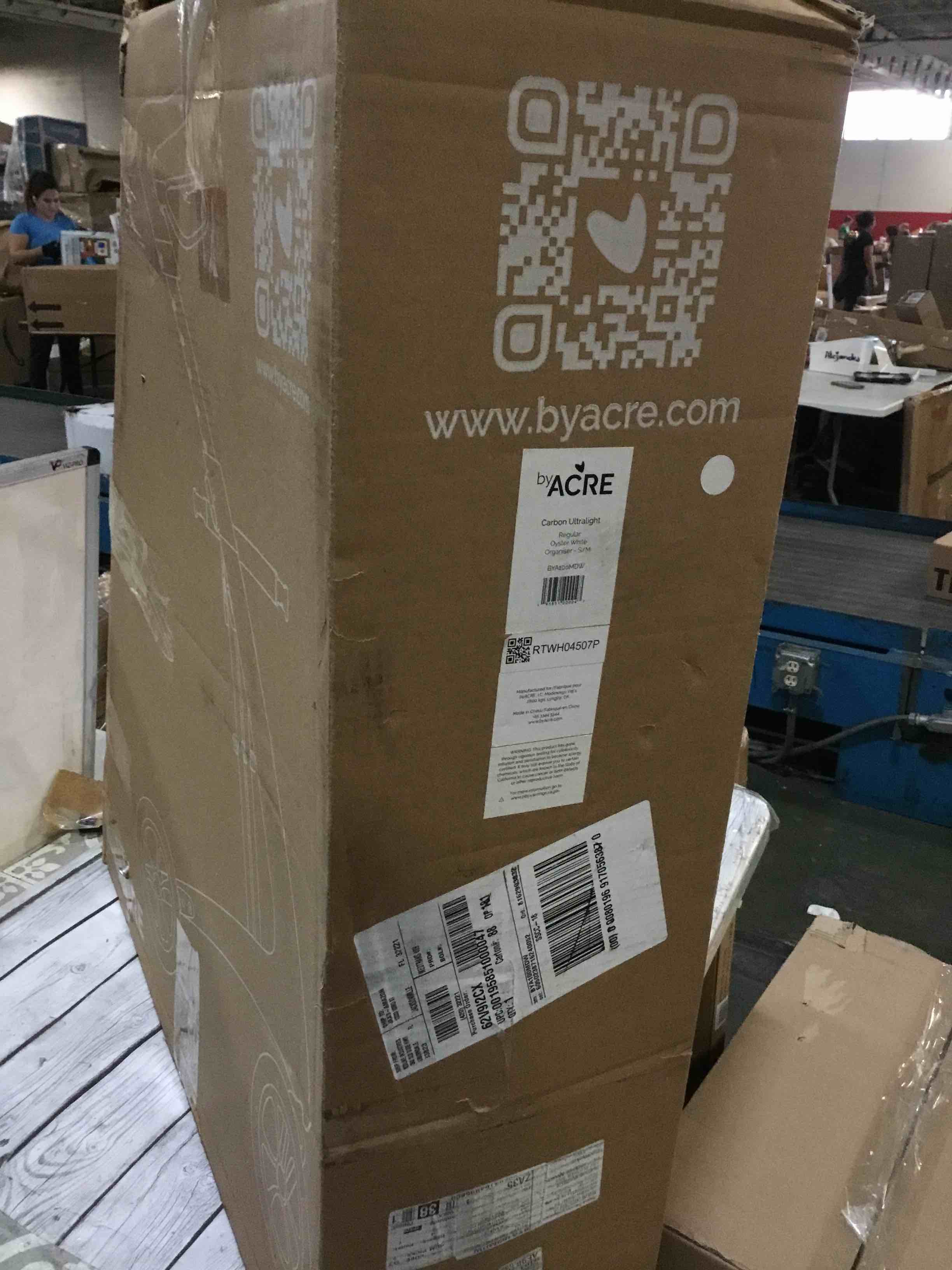 https://s3.amazonaws.com/lotting-images-prod/bidfta/BLU5555495_1696532036392.jpeg