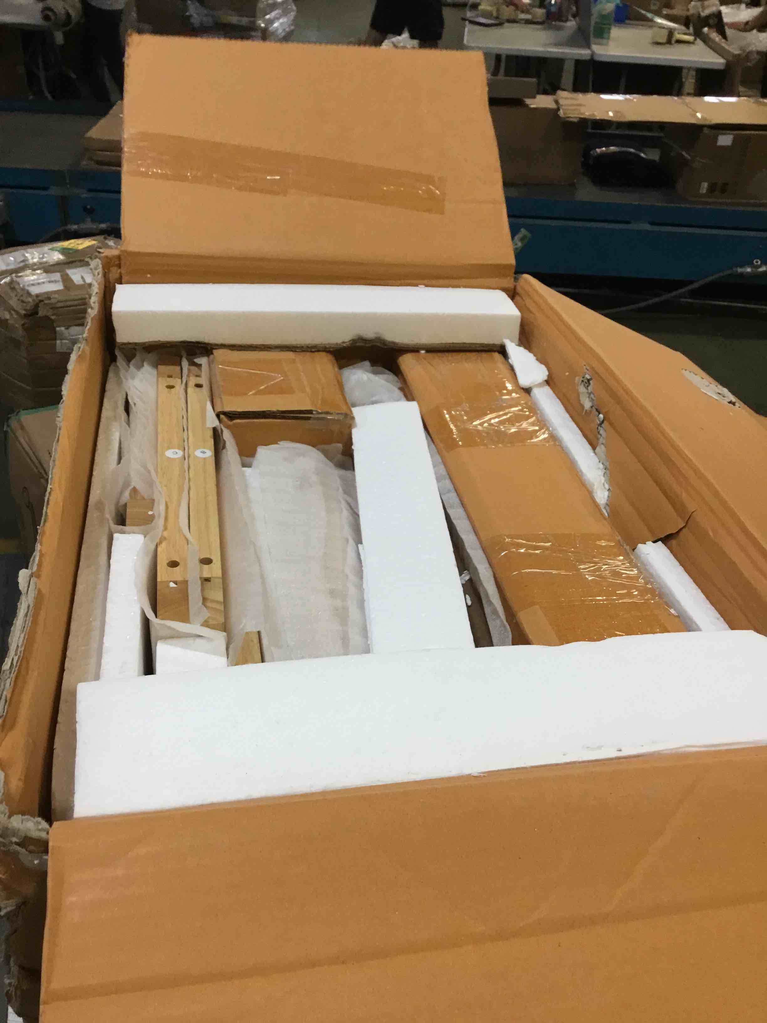 https://s3.amazonaws.com/lotting-images-prod/bidfta/BLU5555504_1696535086081.jpeg
