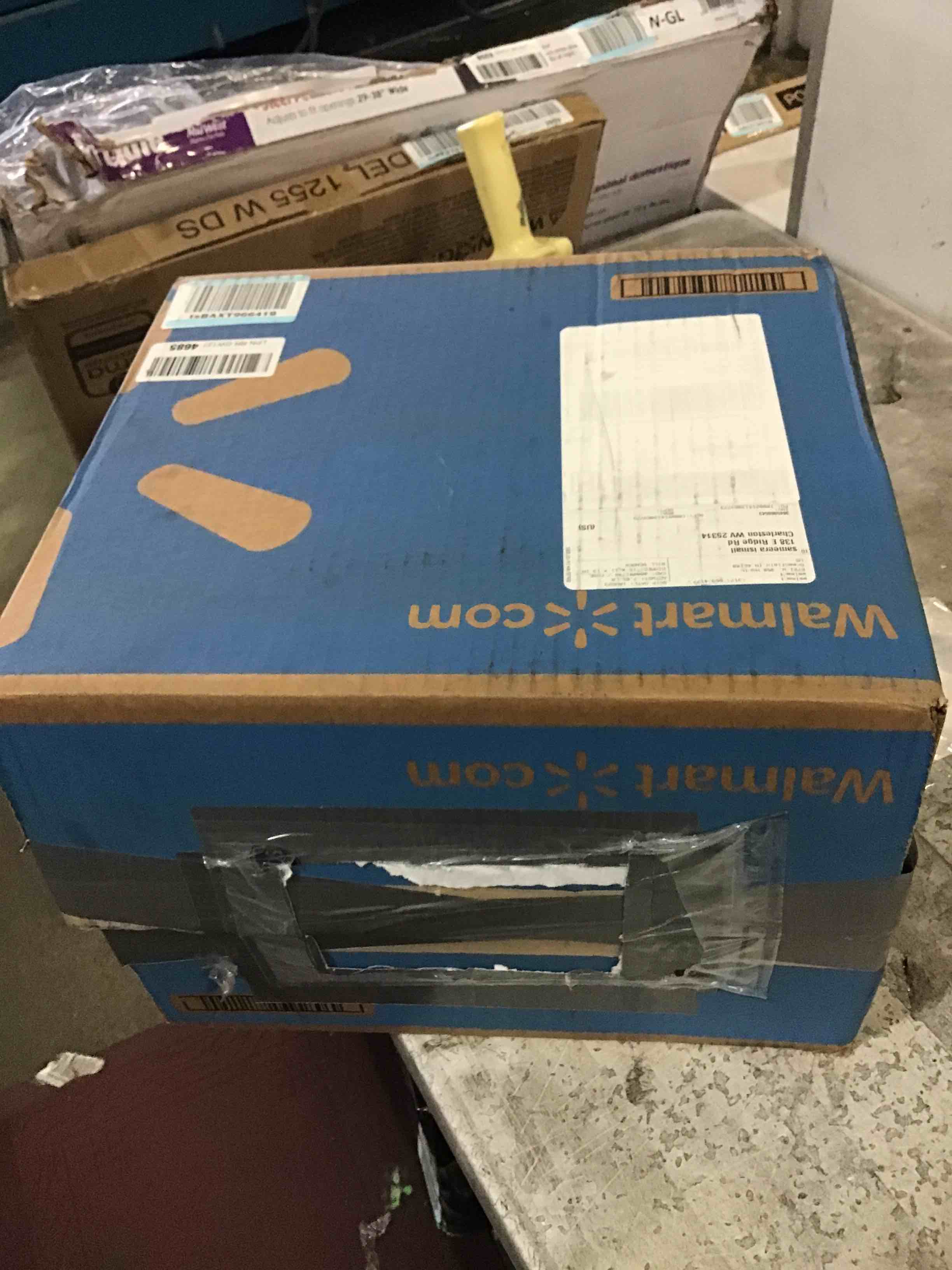 https://s3.amazonaws.com/lotting-images-prod/bidfta/BLU5555598_1696607170057.jpeg