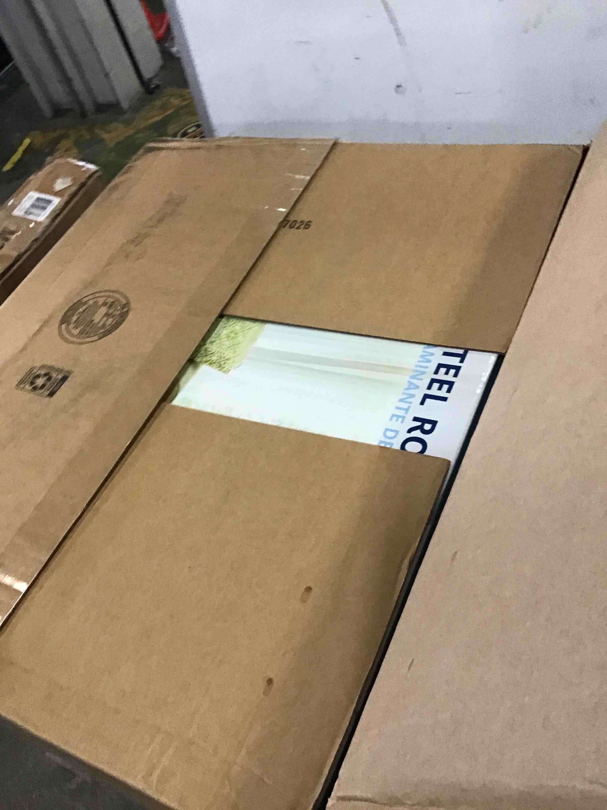https://s3.amazonaws.com/lotting-images-prod/bidfta/BLU5555674_1696620592031.jpeg