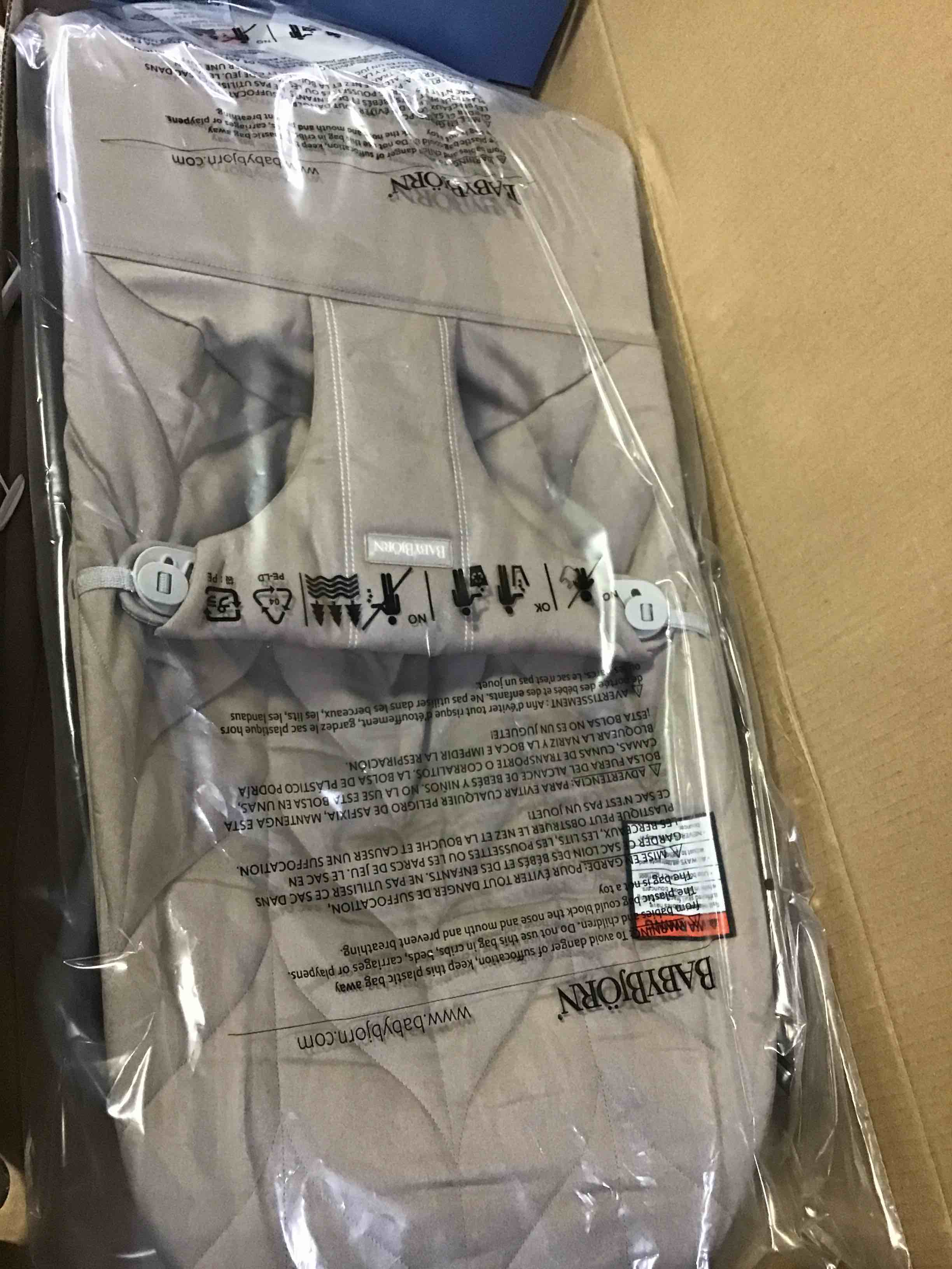 https://s3.amazonaws.com/lotting-images-prod/bidfta/BLU5556369_1698349278965.jpeg