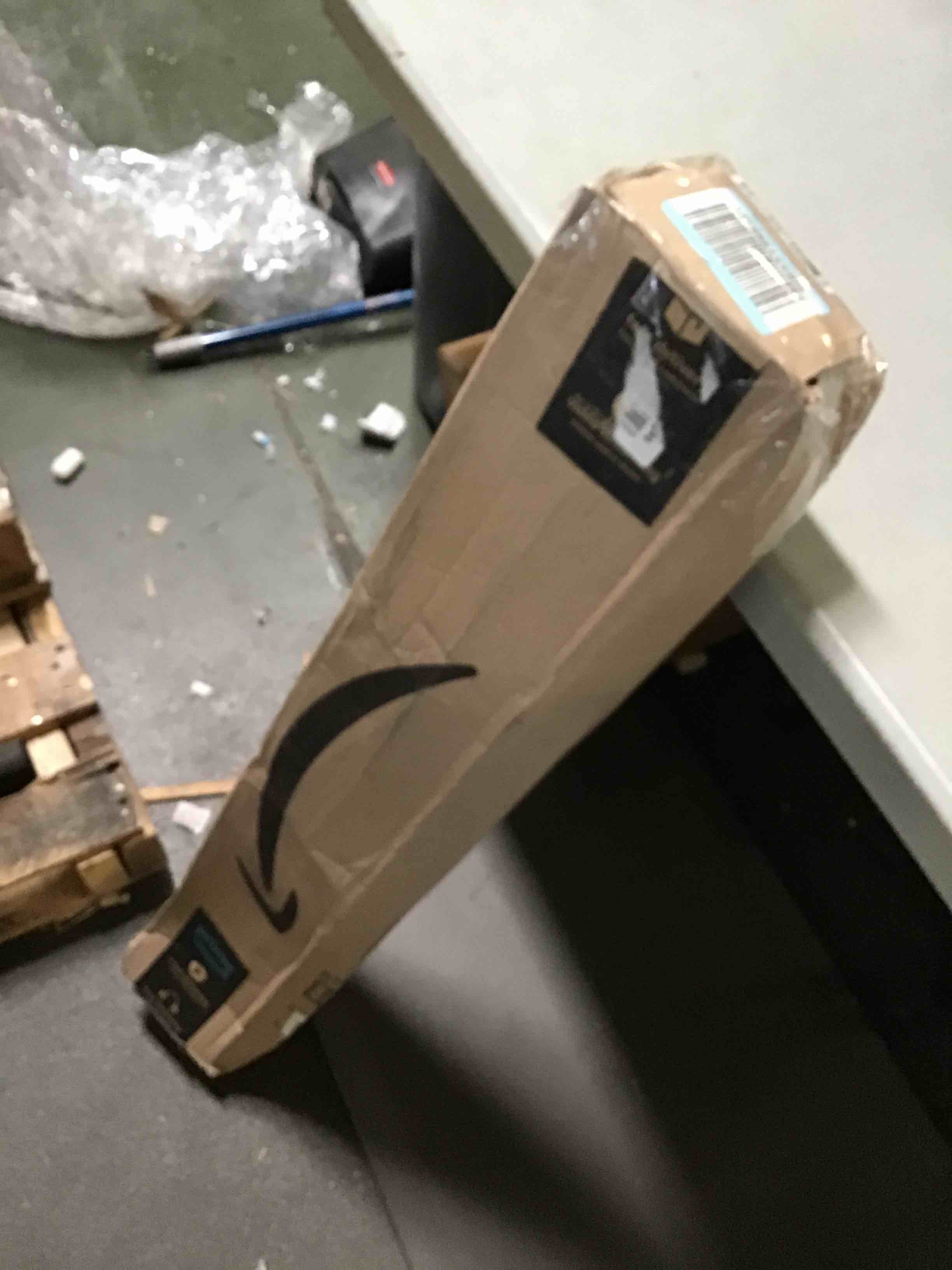https://s3.amazonaws.com/lotting-images-prod/bidfta/BLU5556441_1696274947739.jpeg
