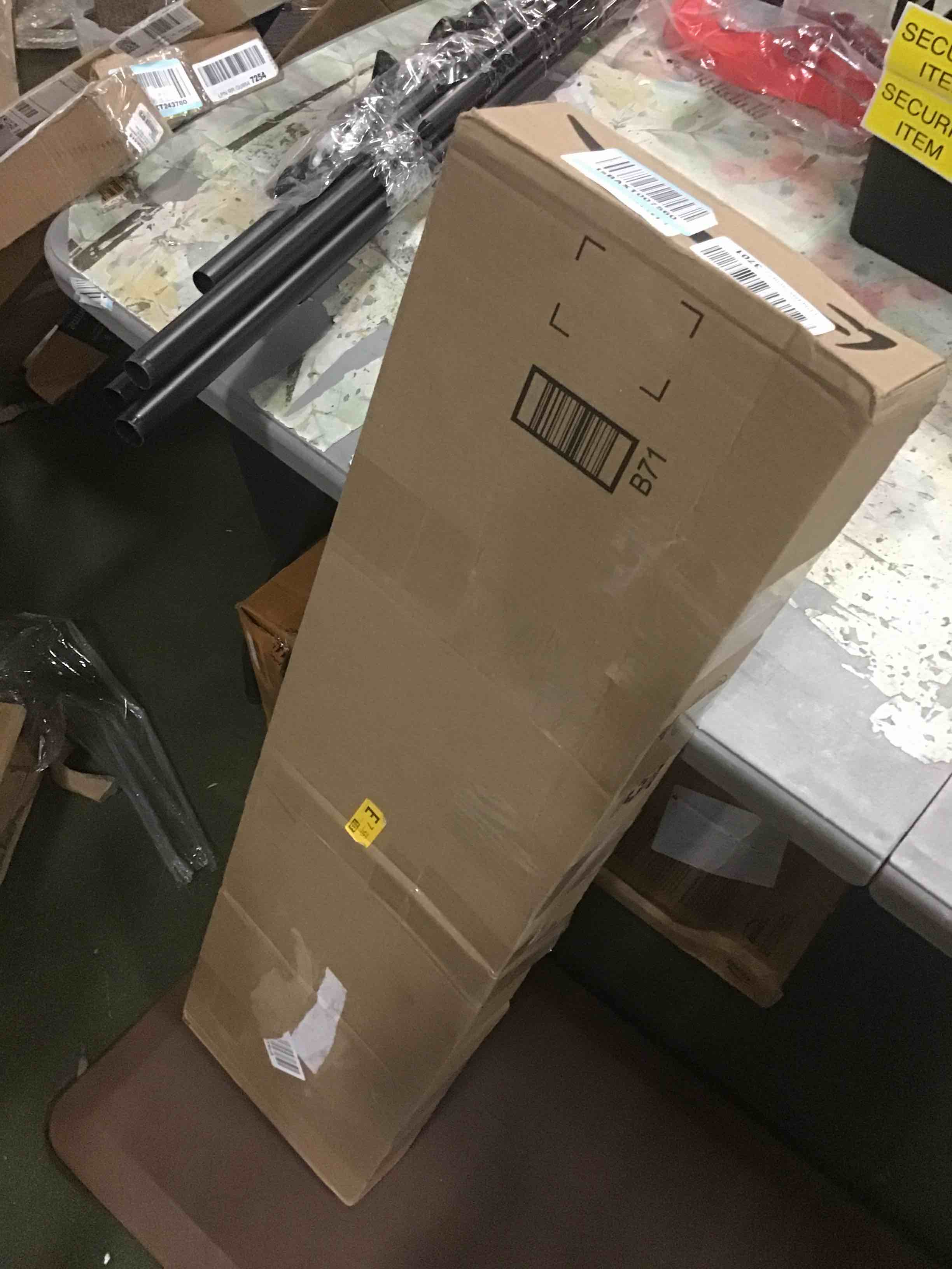https://s3.amazonaws.com/lotting-images-prod/bidfta/BLU5556977_1696590997604.jpeg