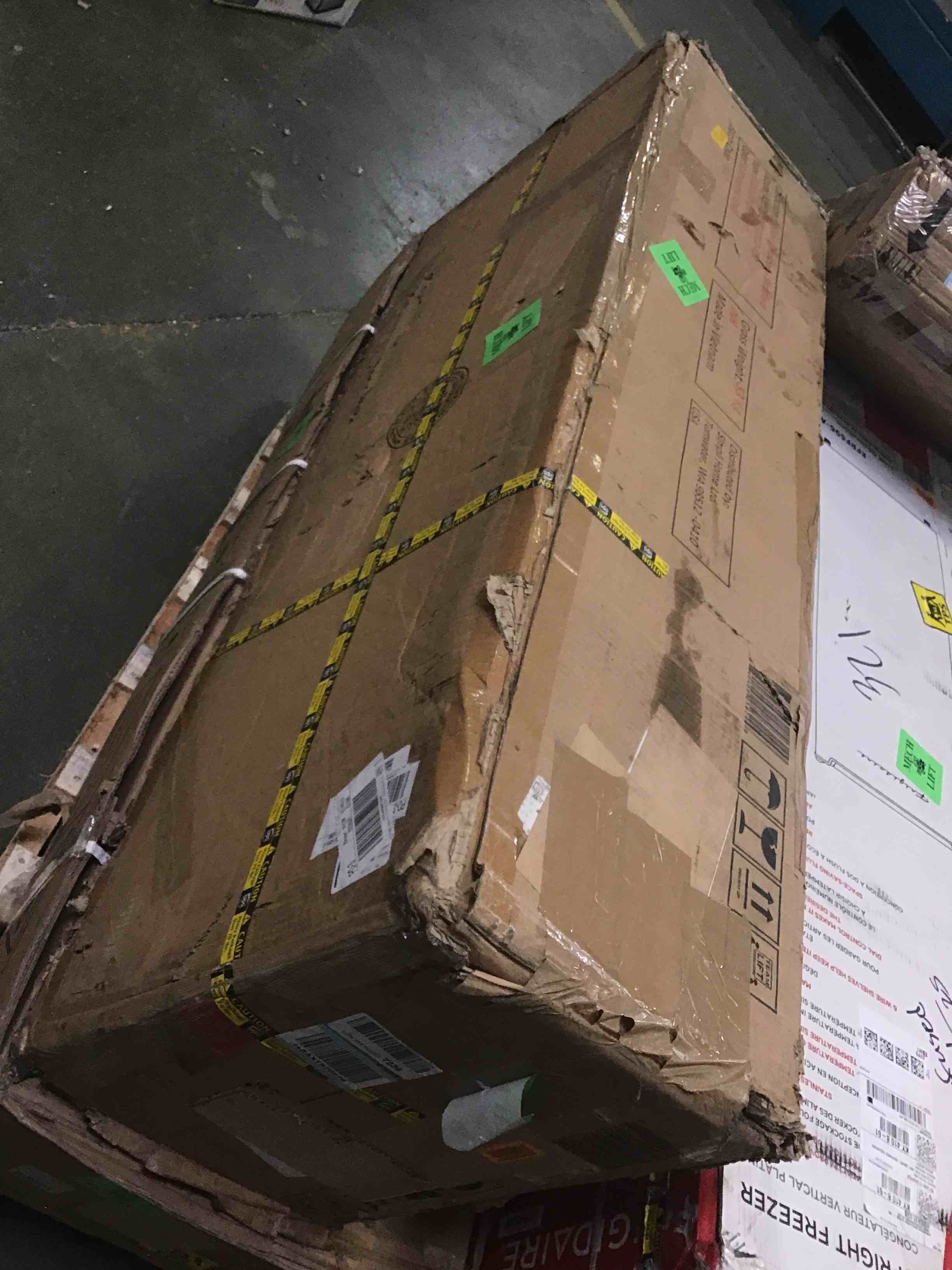 https://s3.amazonaws.com/lotting-images-prod/bidfta/BLU5557388_1696879888662.jpeg