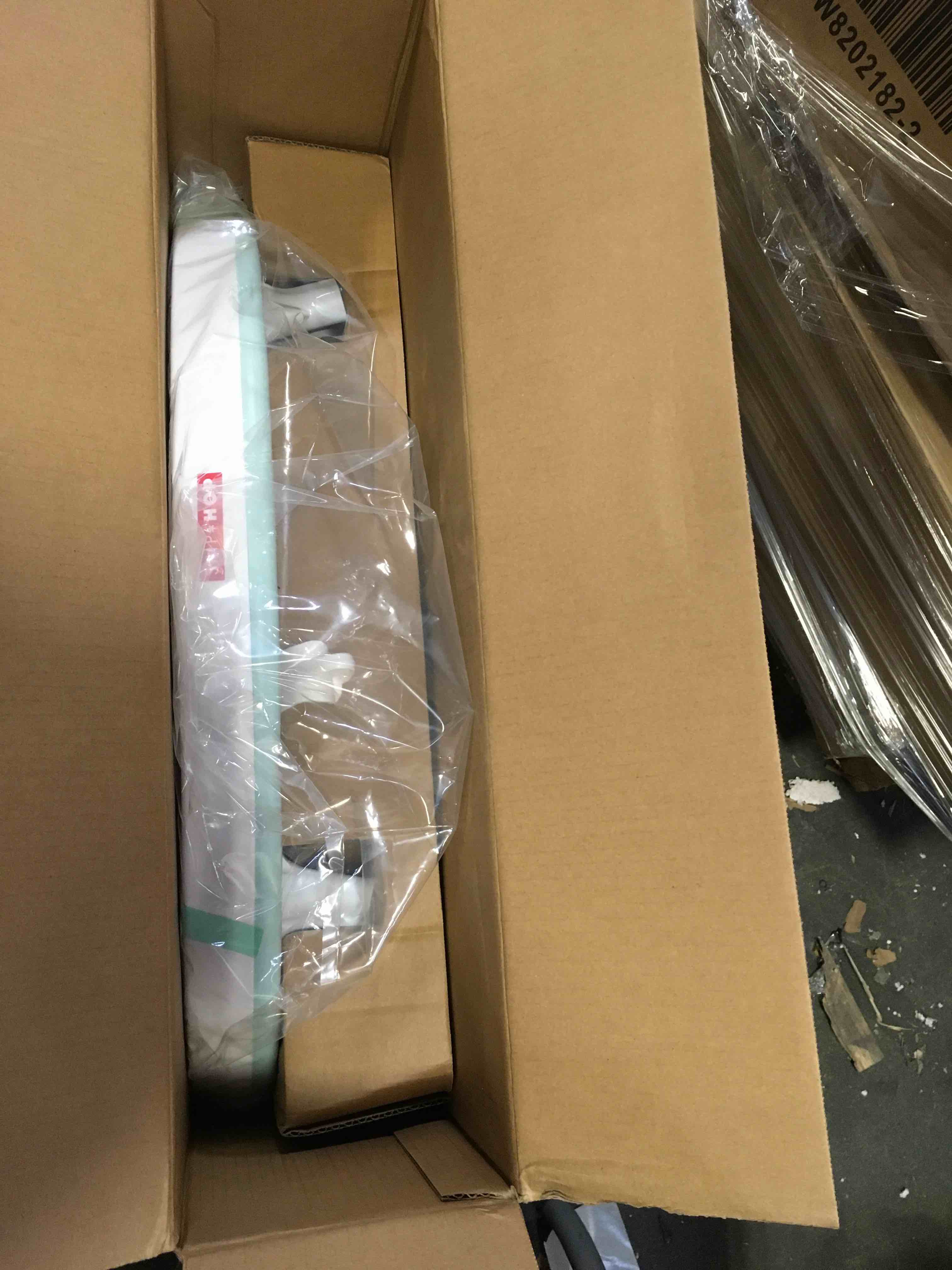 https://s3.amazonaws.com/lotting-images-prod/bidfta/BLU5557442_1696940410884.jpeg