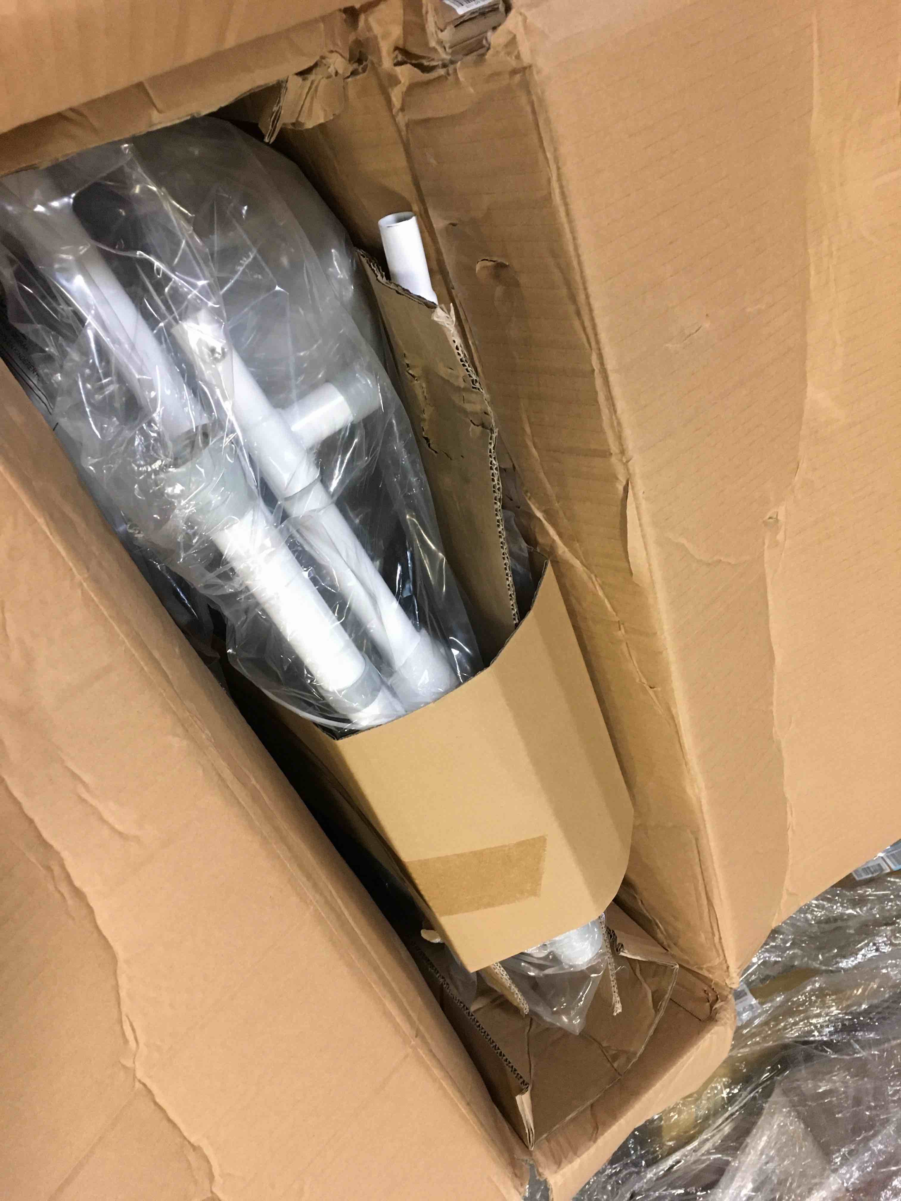 https://s3.amazonaws.com/lotting-images-prod/bidfta/BLU5557646_1697027391520.jpeg