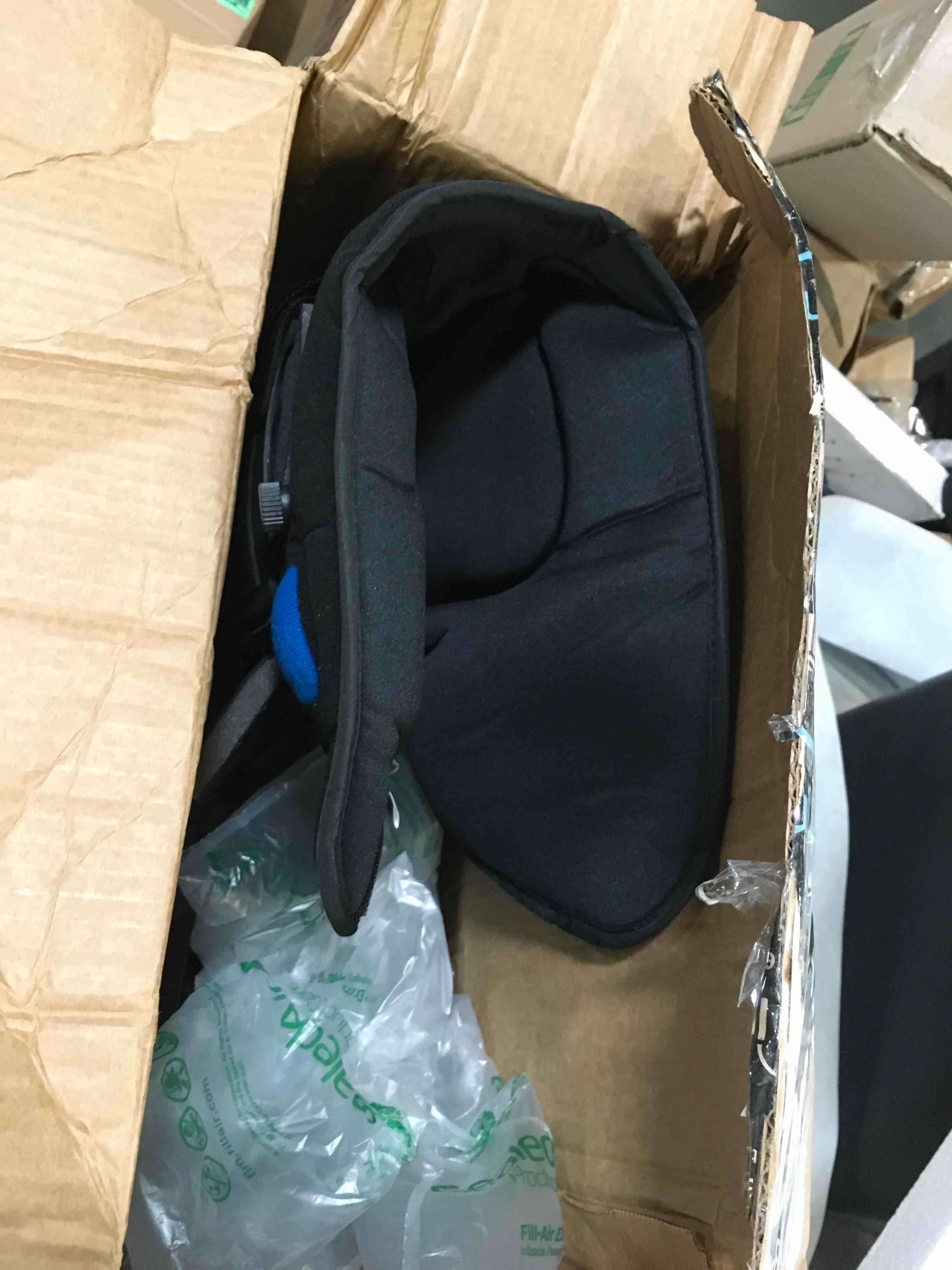 https://s3.amazonaws.com/lotting-images-prod/bidfta/BLU5557920_1697117735909.jpeg