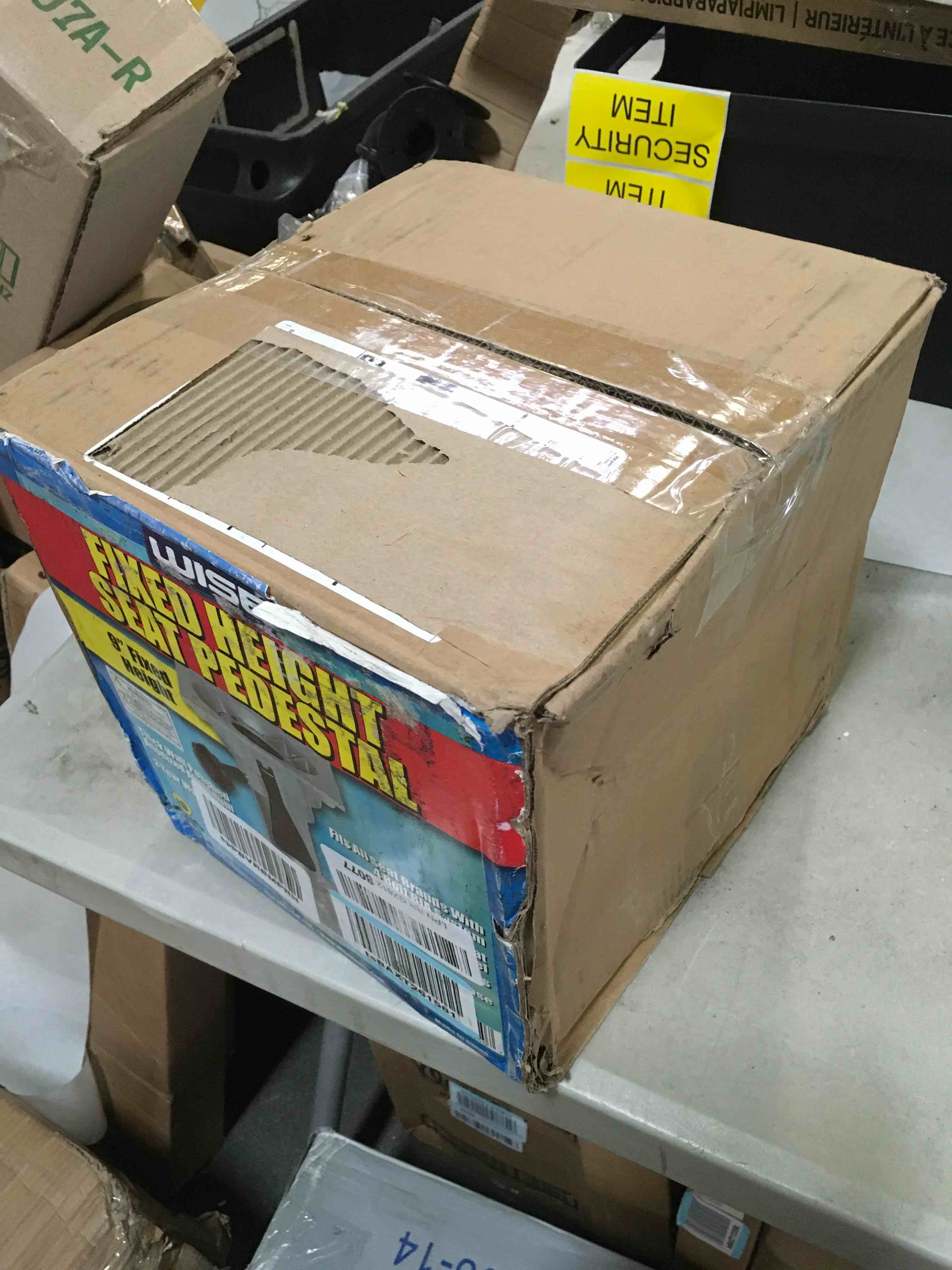 https://s3.amazonaws.com/lotting-images-prod/bidfta/BLU5557935_1697121751177.jpeg