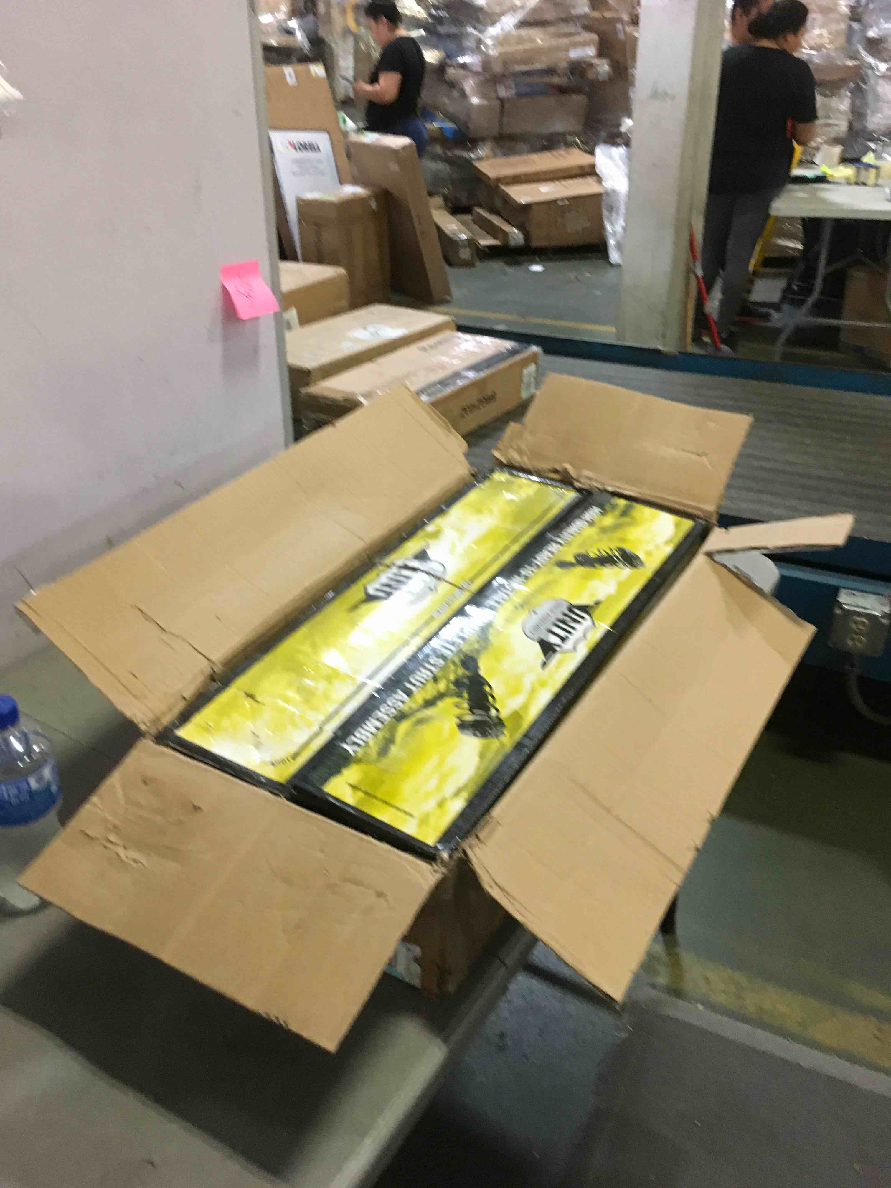 https://s3.amazonaws.com/lotting-images-prod/bidfta/BLU5557978_1696601744346.jpeg
