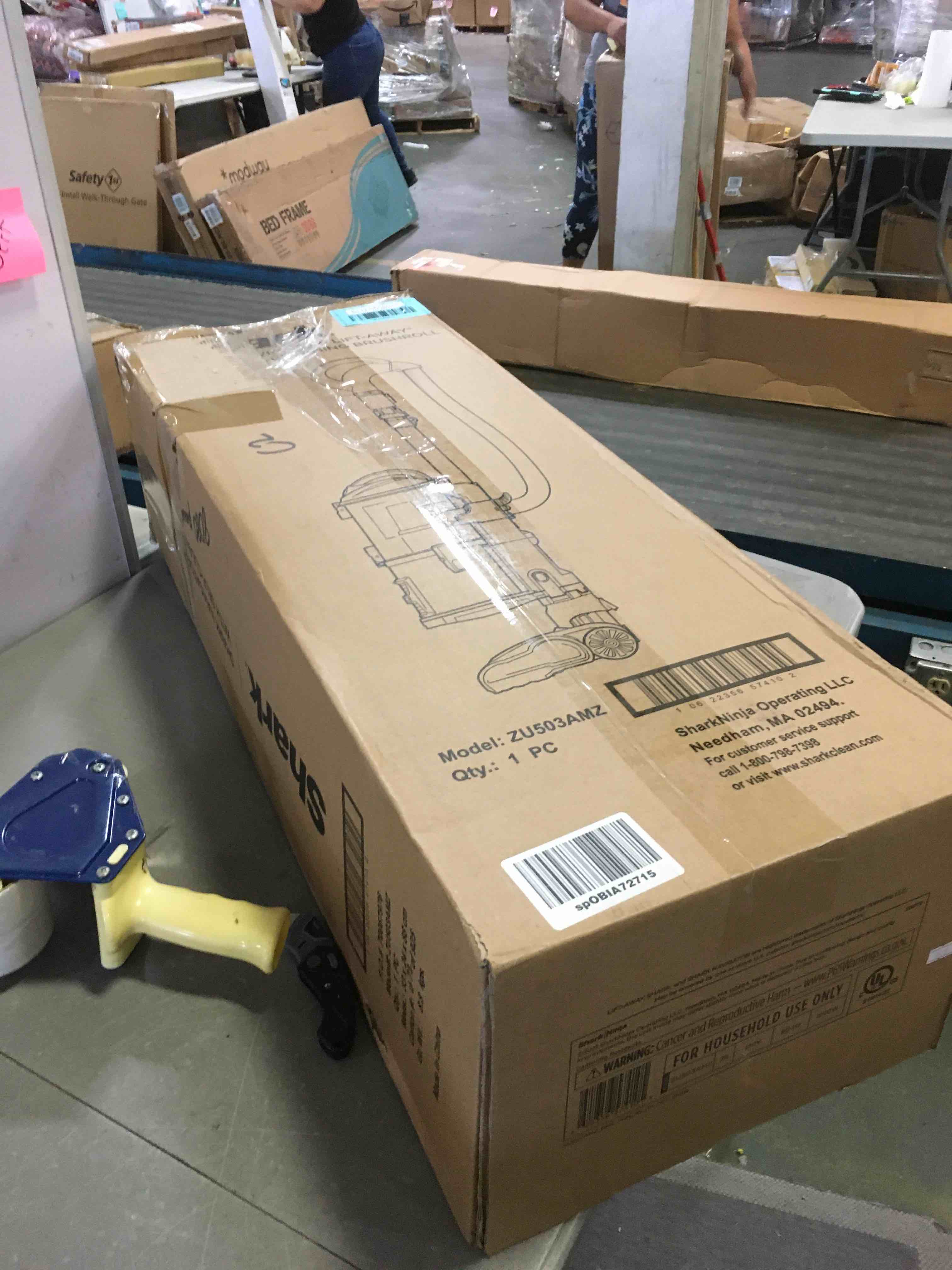 https://s3.amazonaws.com/lotting-images-prod/bidfta/BLU5558011_1696610048503.jpeg