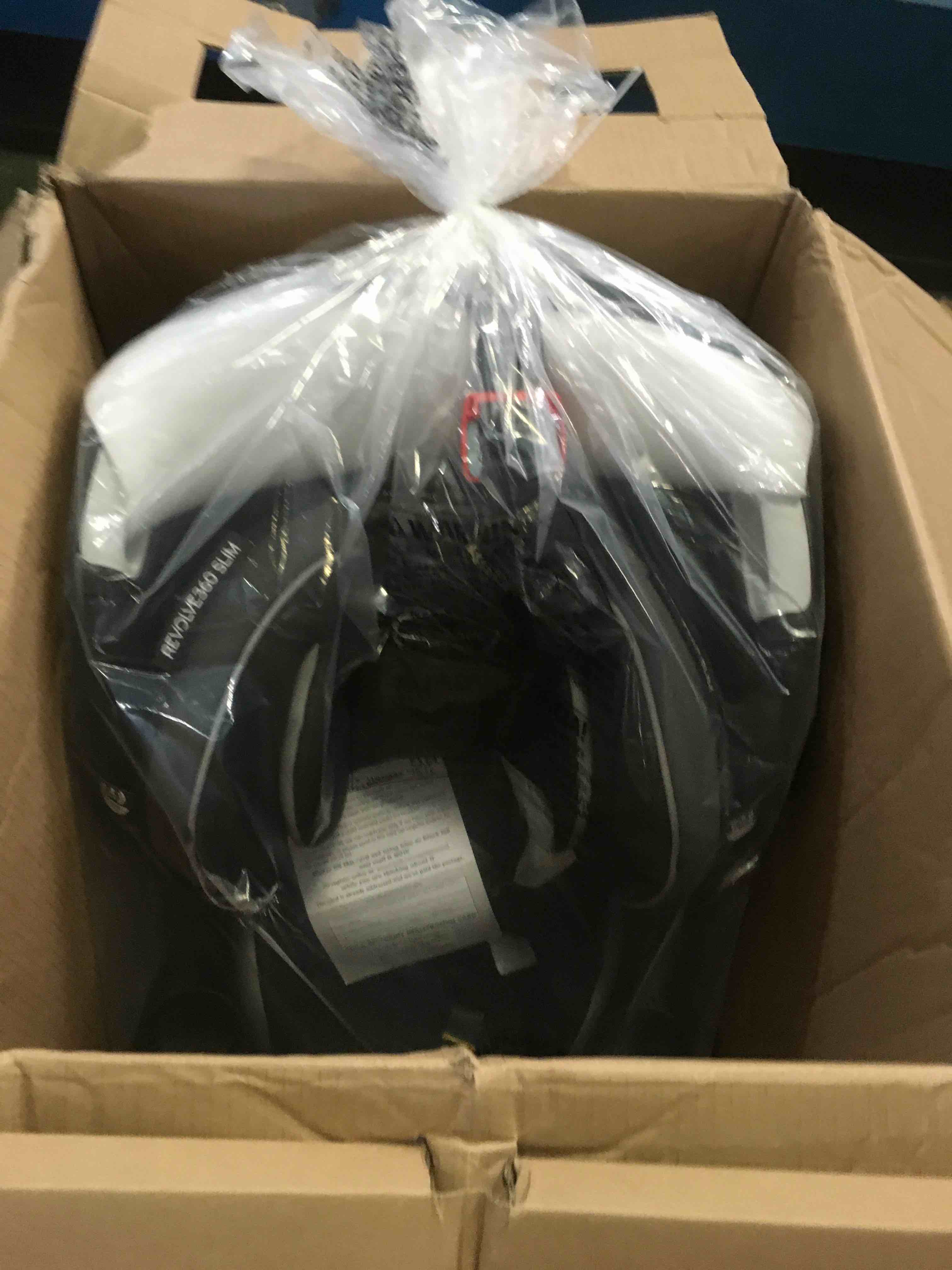 https://s3.amazonaws.com/lotting-images-prod/bidfta/BLU5558031_1696616333173.jpeg