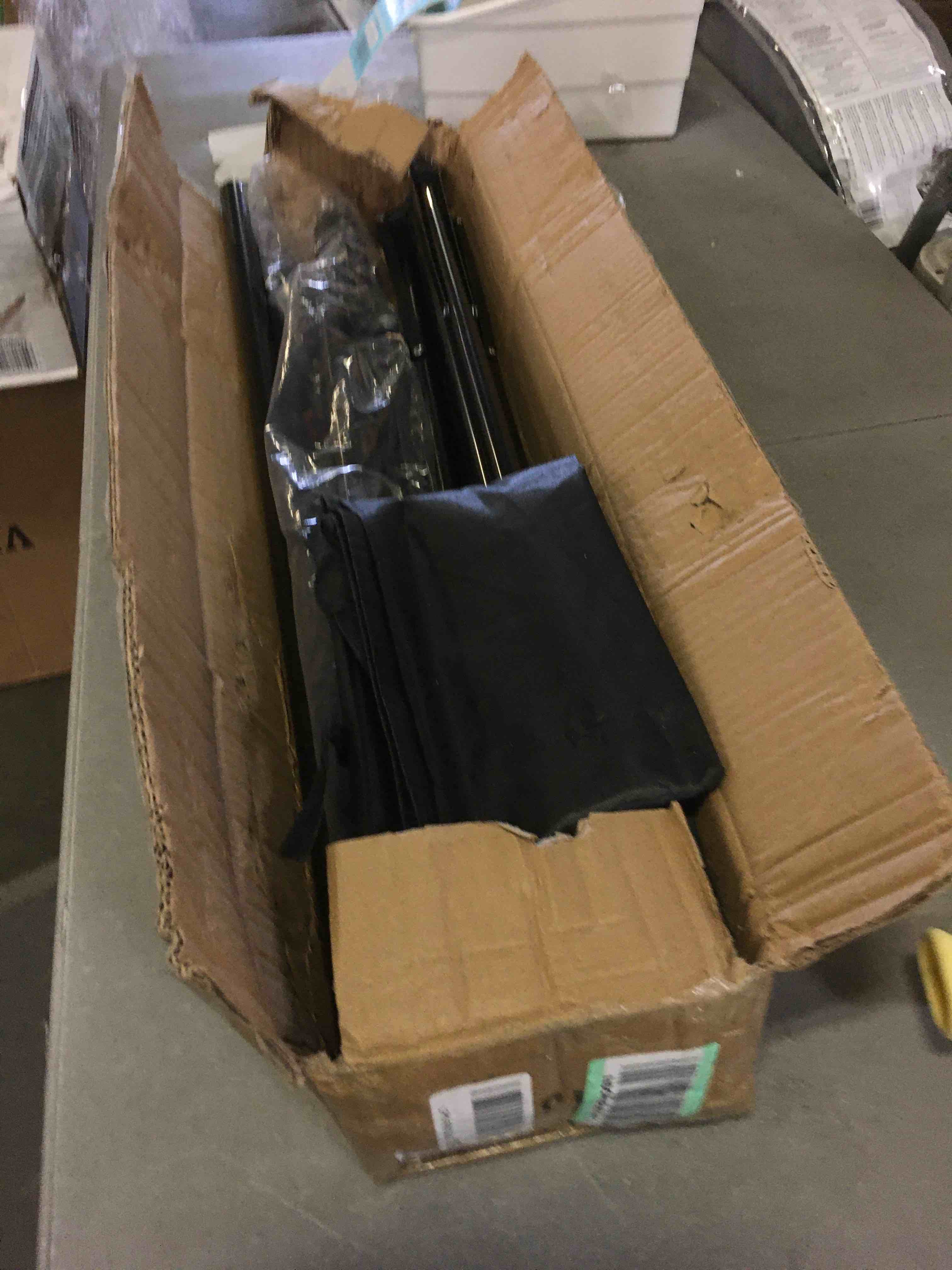 https://s3.amazonaws.com/lotting-images-prod/bidfta/BLU5558034_1696616886788.jpeg