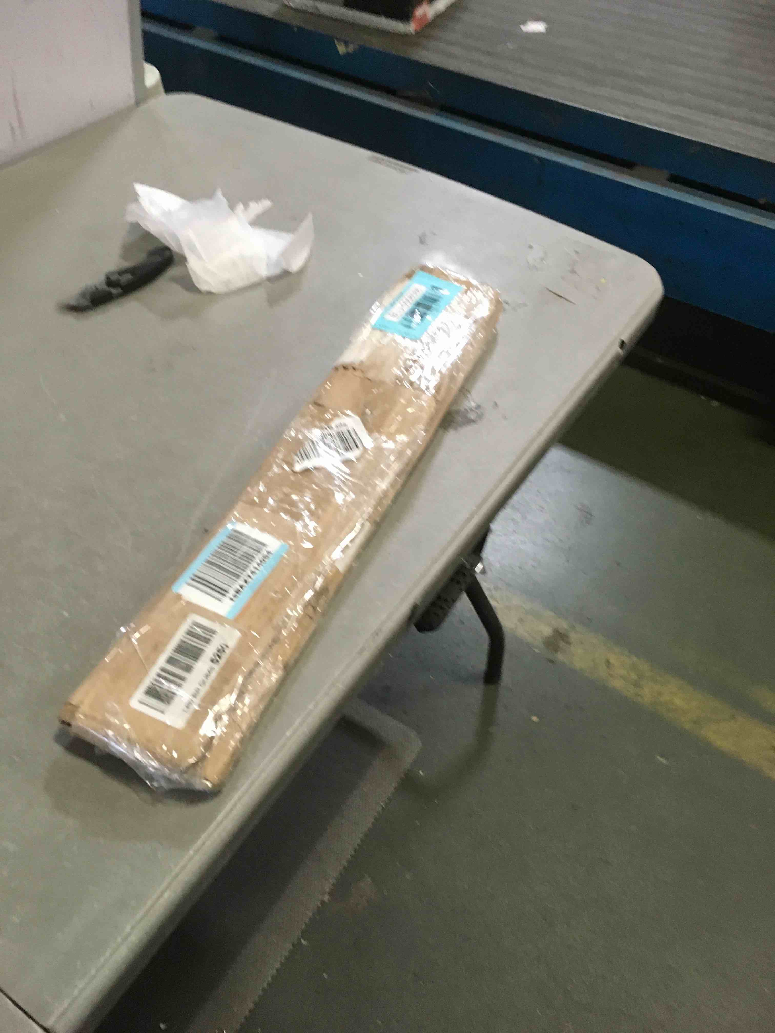 https://s3.amazonaws.com/lotting-images-prod/bidfta/BLU5558086_1696858687424.jpeg